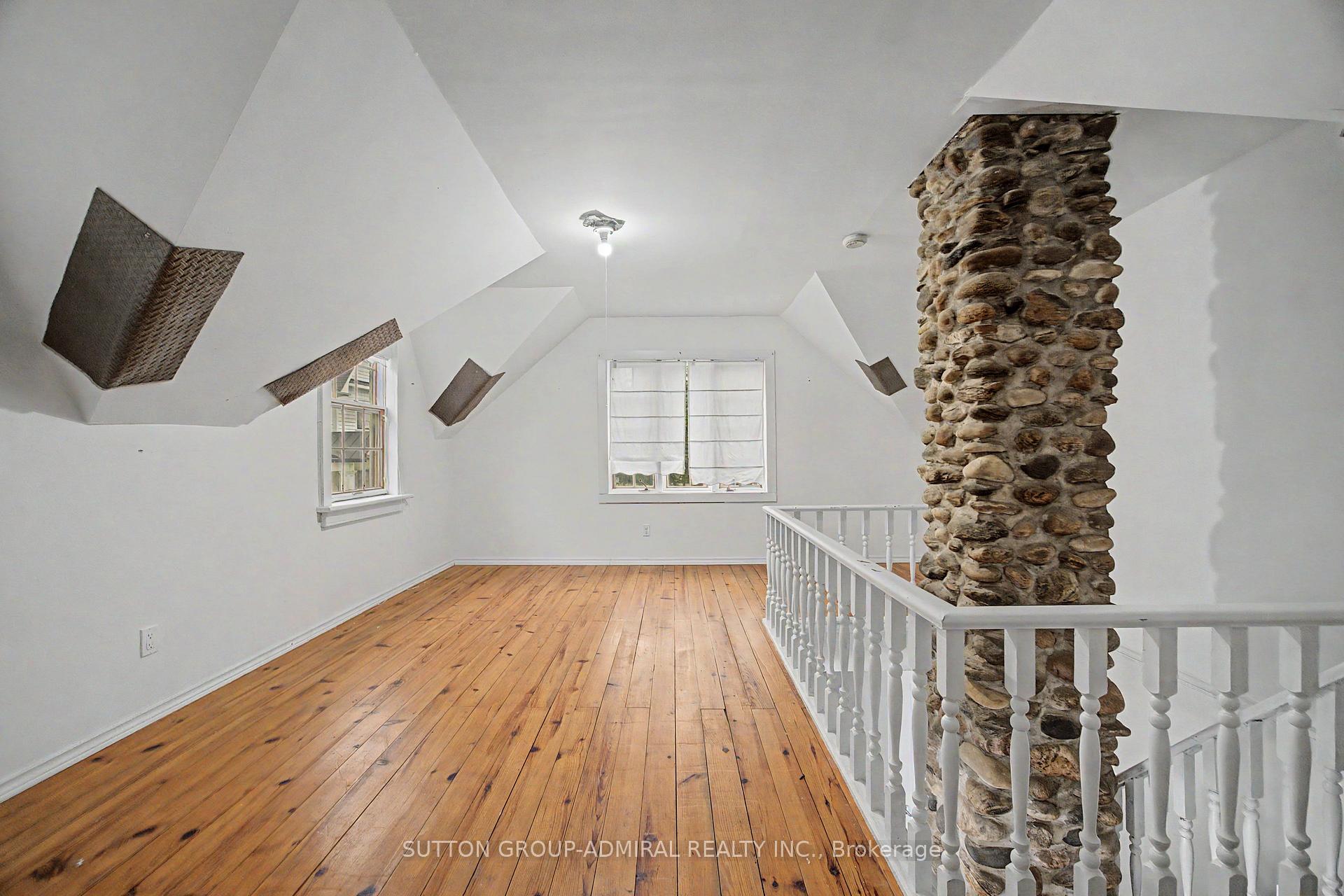 Photo 26 of 62 Centre Street W, Richmond Hill, Mill Pond — HOMEH