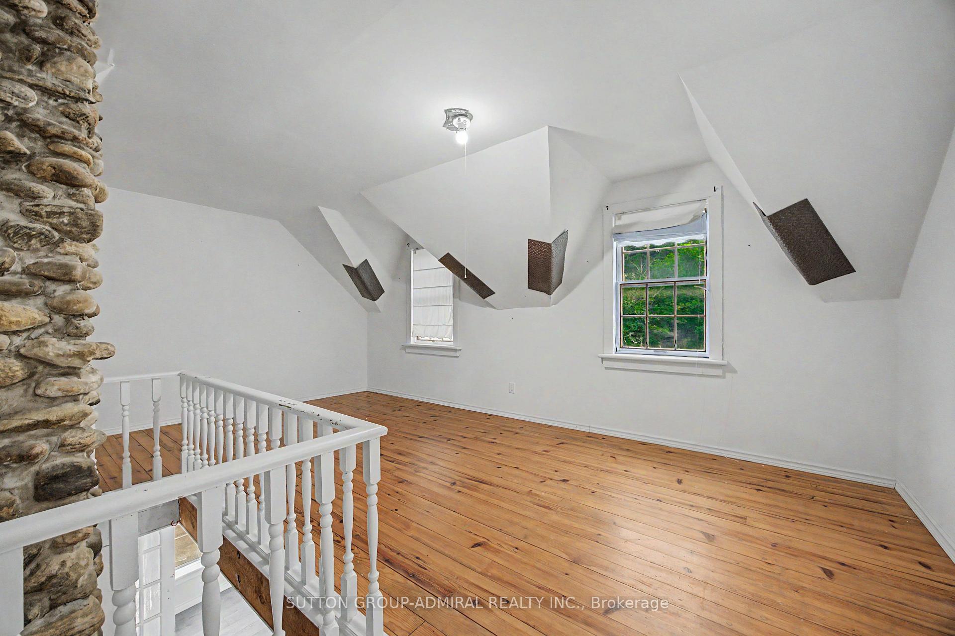 Photo 28 of 62 Centre Street W, Richmond Hill, Mill Pond — HOMEH