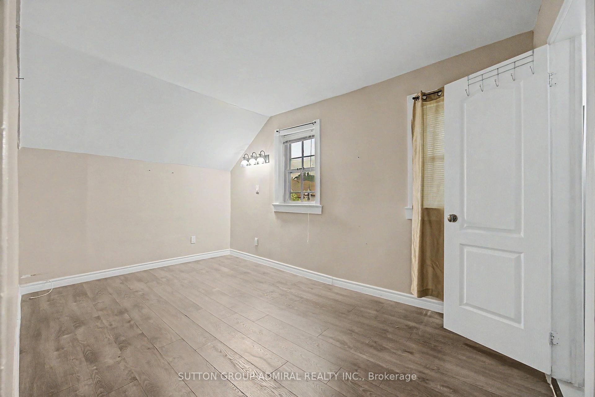 Photo 34 of 62 Centre Street W, Richmond Hill, Mill Pond — HOMEH