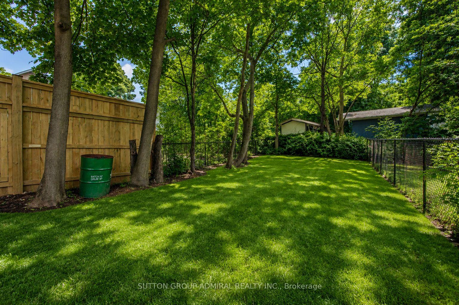 Photo 48 of 62 Centre Street W, Richmond Hill, Mill Pond — HOMEH