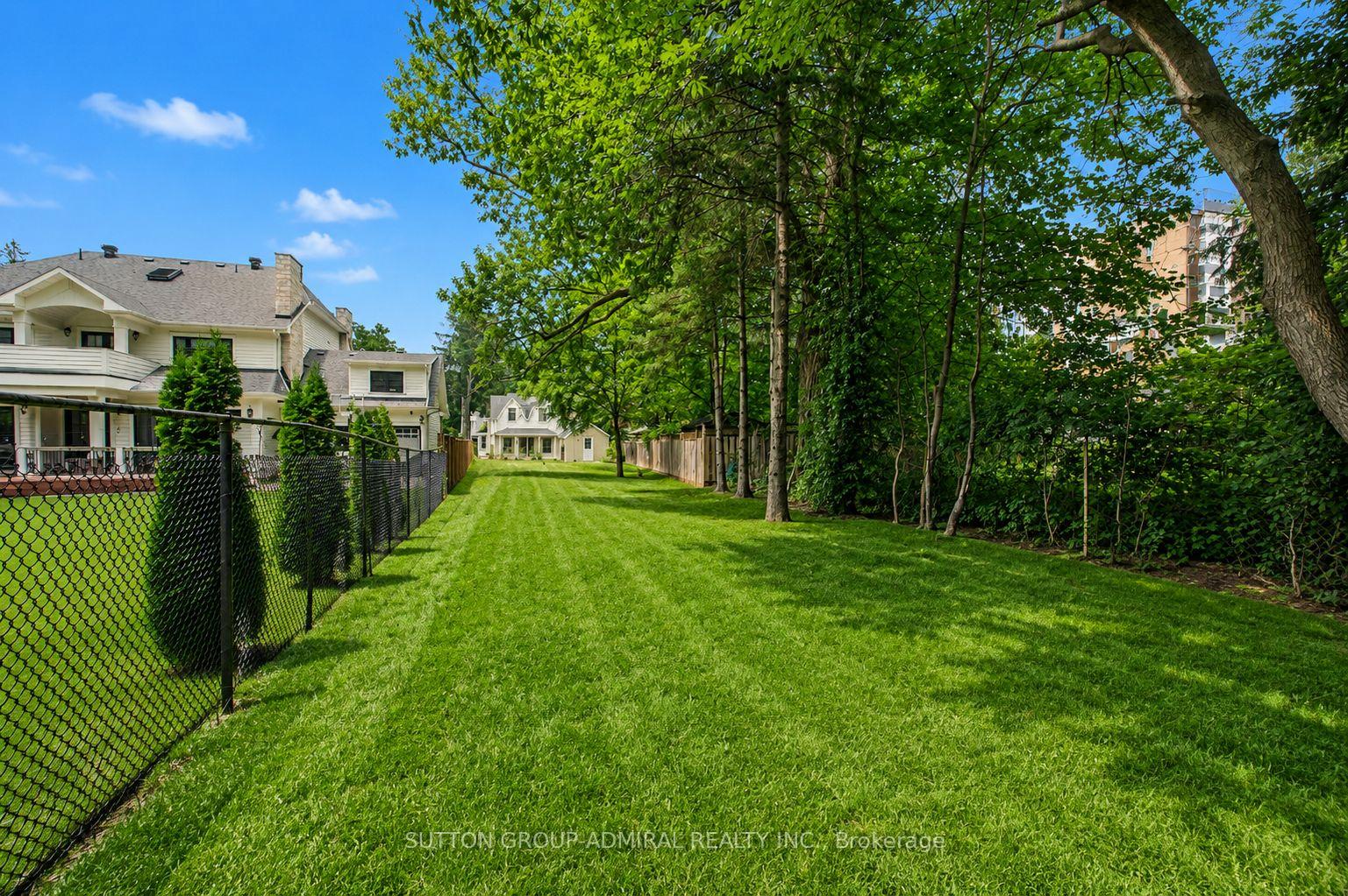 Photo 49 of 62 Centre Street W, Richmond Hill, Mill Pond — HOMEH
