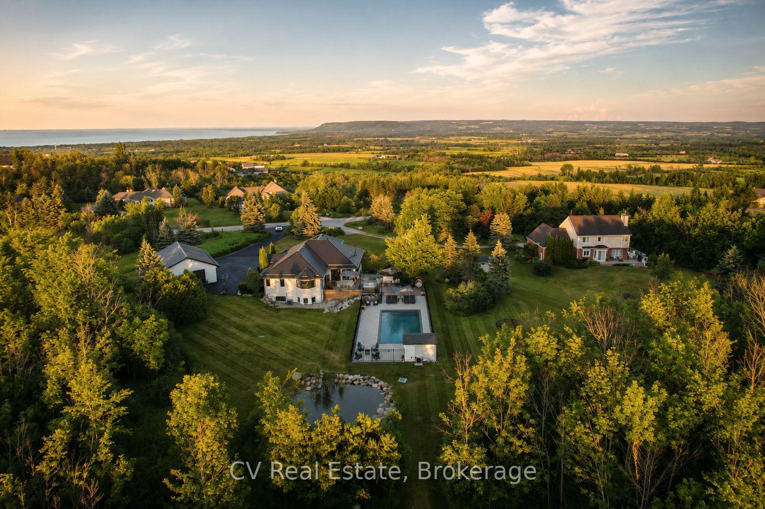 Photo 4 of 104 Ridgecrest Lane, Meaford — HOMEH