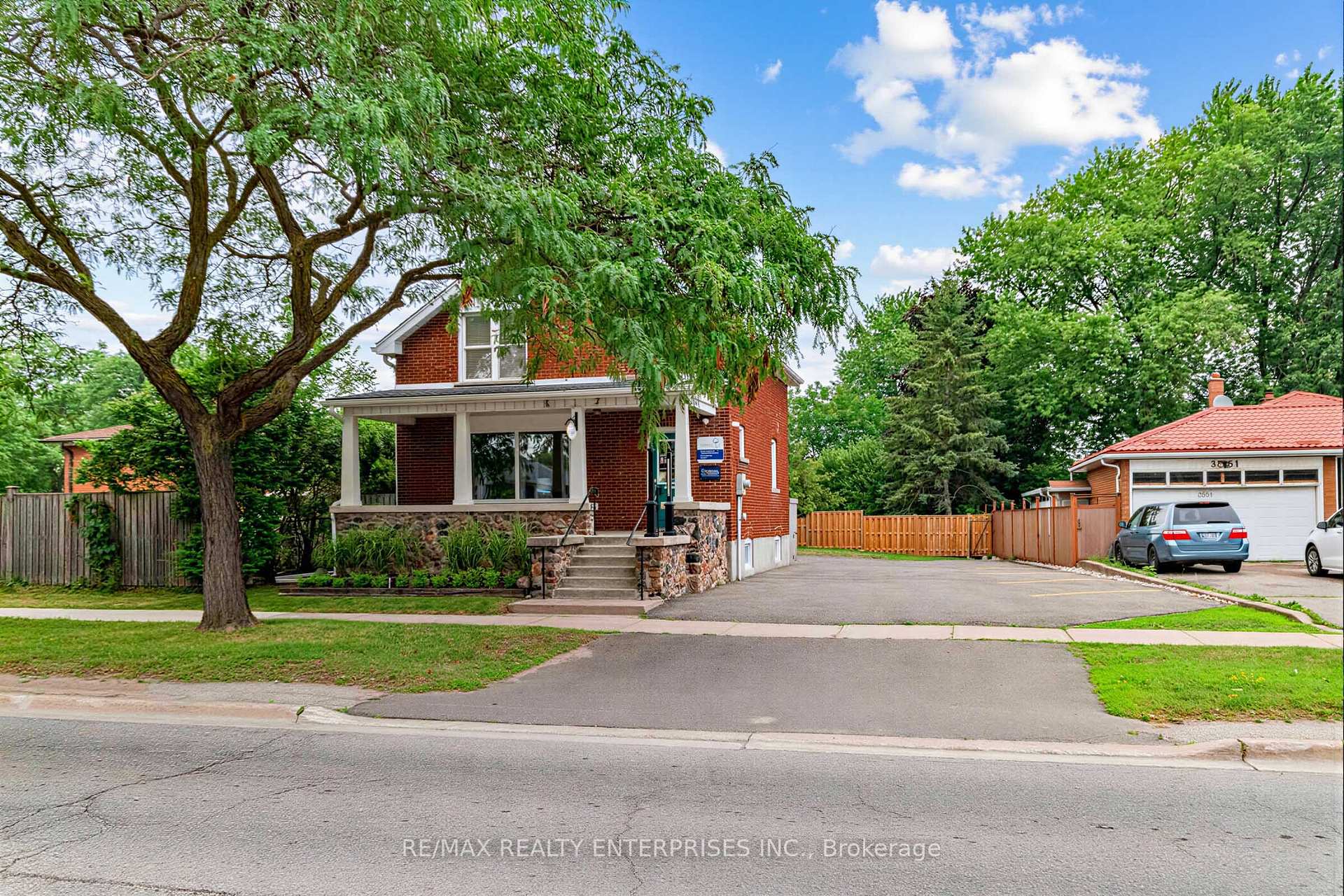 Photo 1 of 3569 Cawthra Road, Mississauga, Applewood — HOMEH