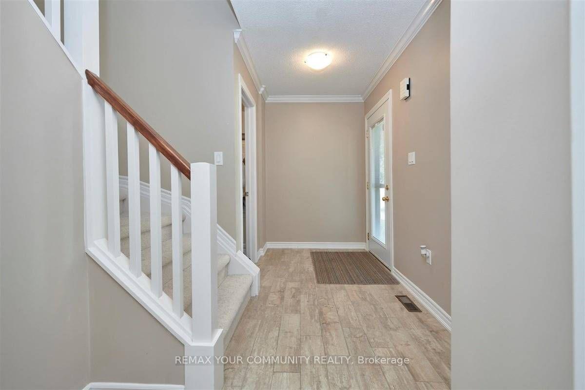Photo 3 of 31 D'ambrosio Drive, Barrie, Painswick North — HOMEH