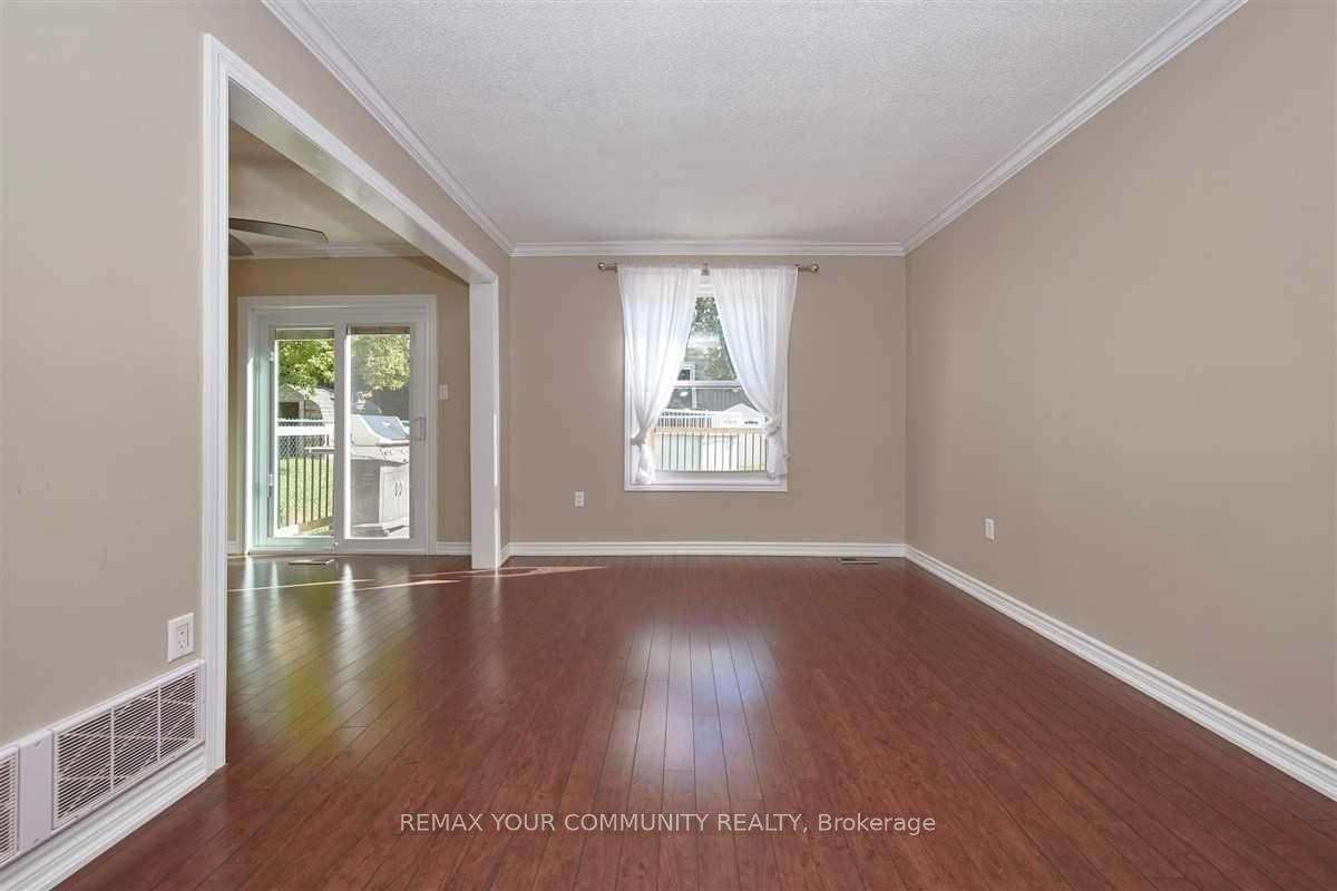 Photo 8 of 31 D'ambrosio Drive, Barrie, Painswick North — HOMEH