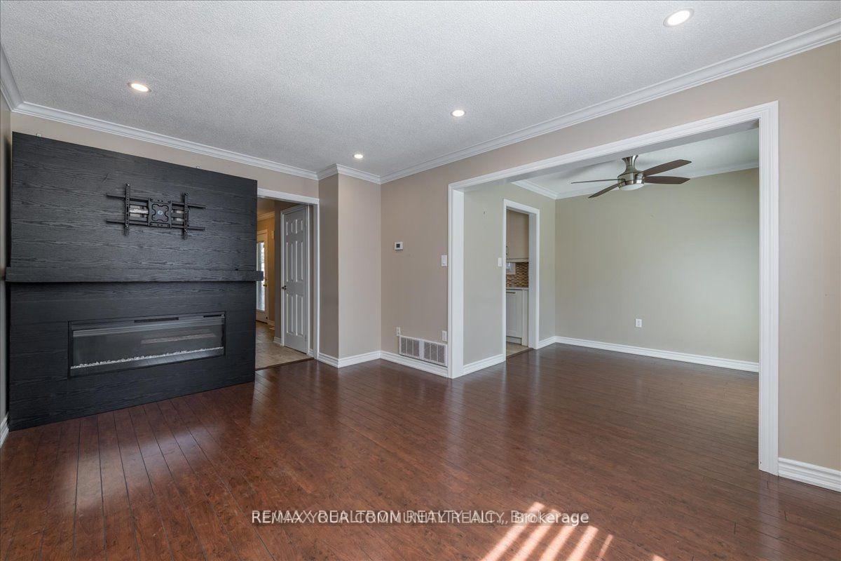 Photo 9 of 31 D'ambrosio Drive, Barrie, Painswick North — HOMEH