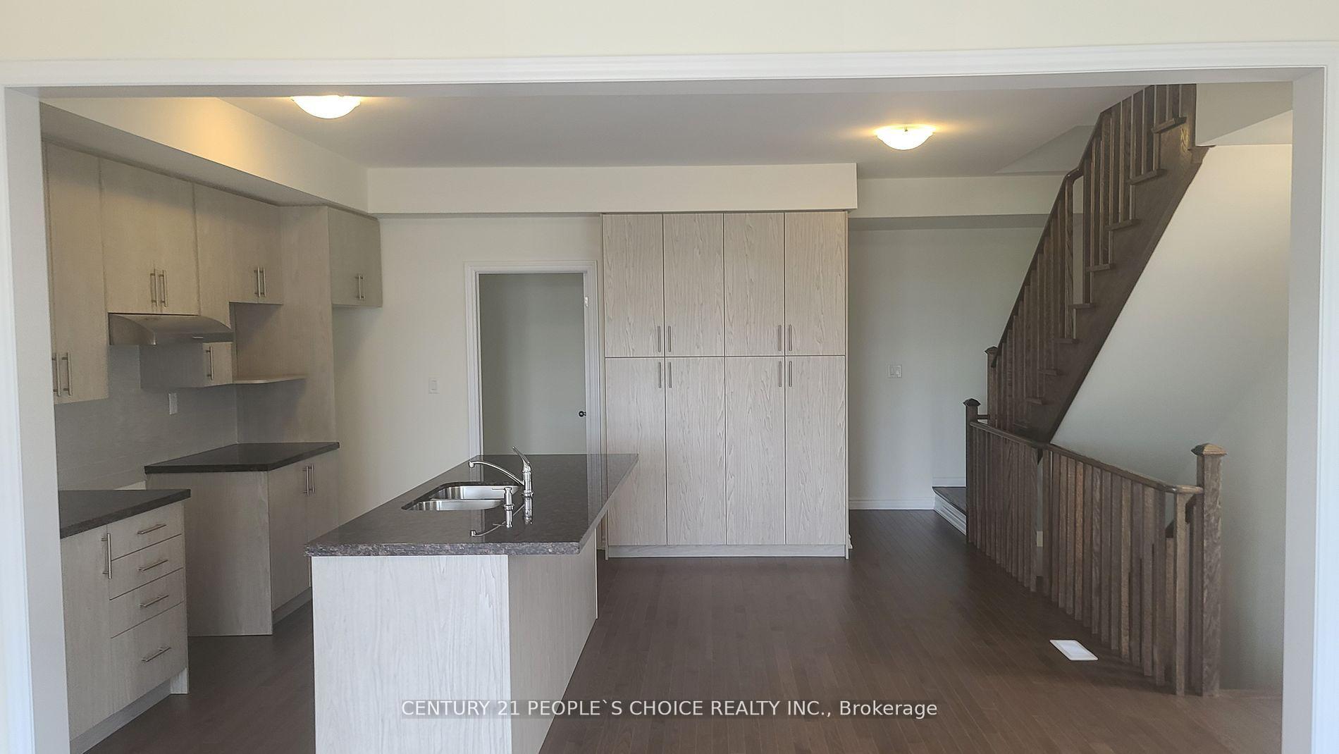 Photo 3 of 161 Blick Crescent, Aurora, Bayview Northeast — HOMEH