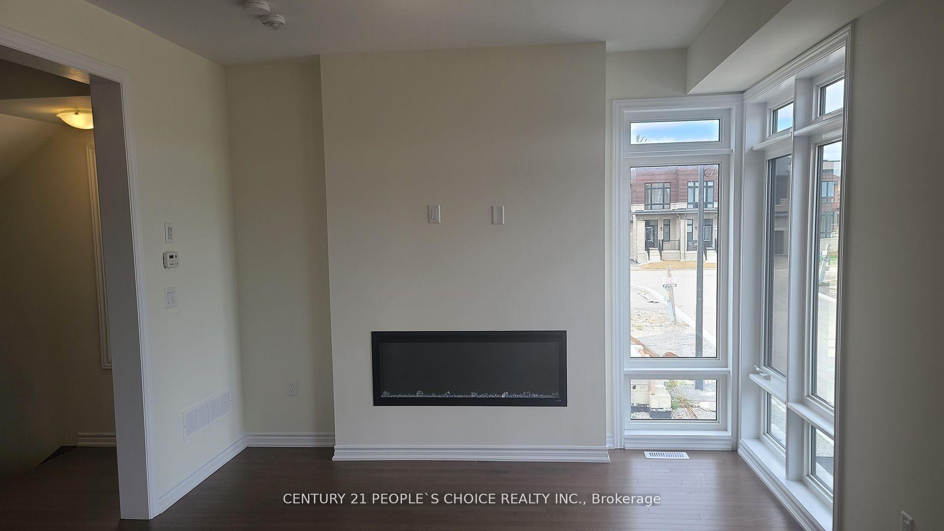 Photo 5 of 161 Blick Crescent, Aurora, Bayview Northeast — HOMEH