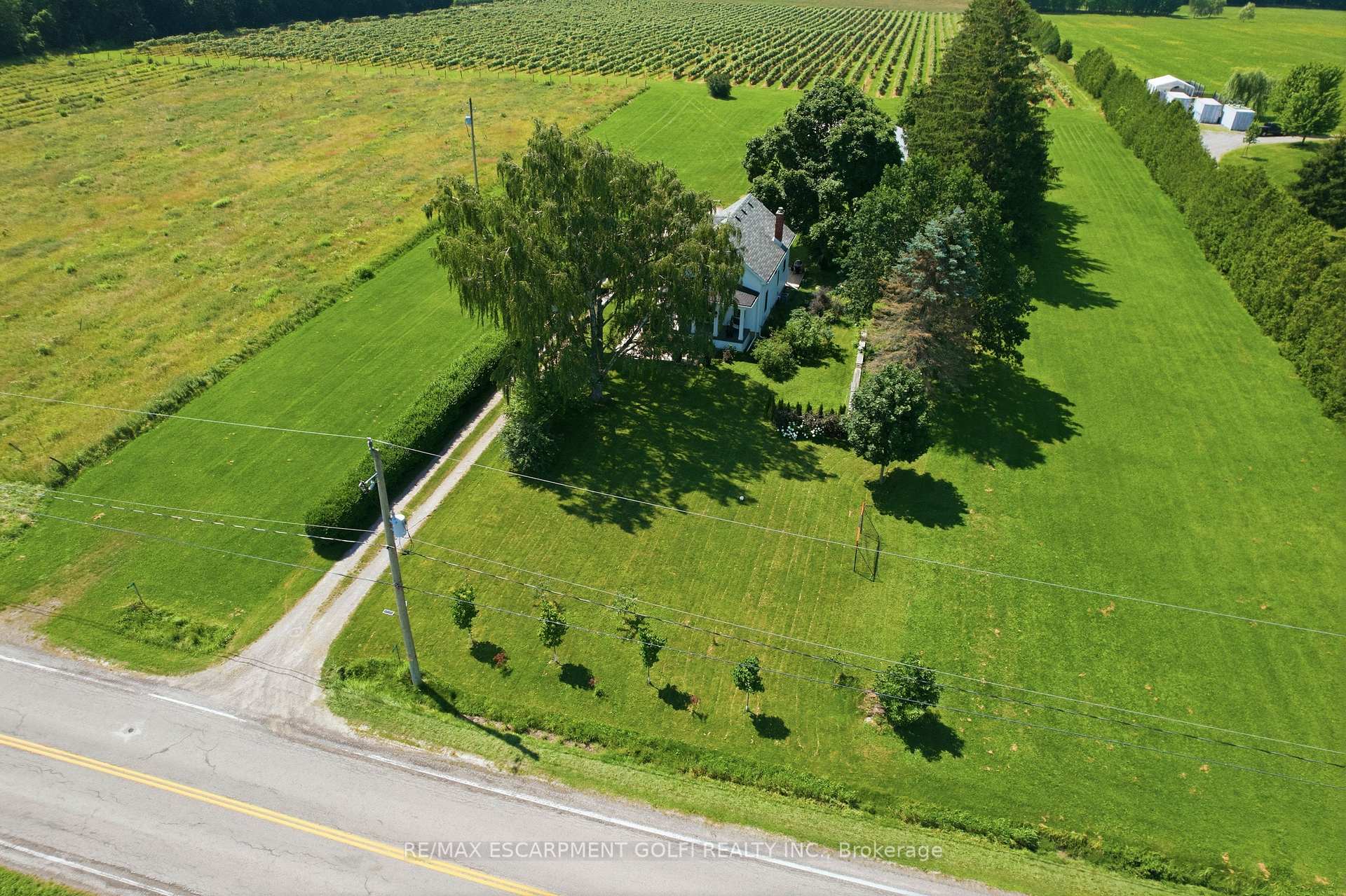 Photo 25 of 219 Ridge Road W, Grimsby, Grimsby Escarpment — HOMEH