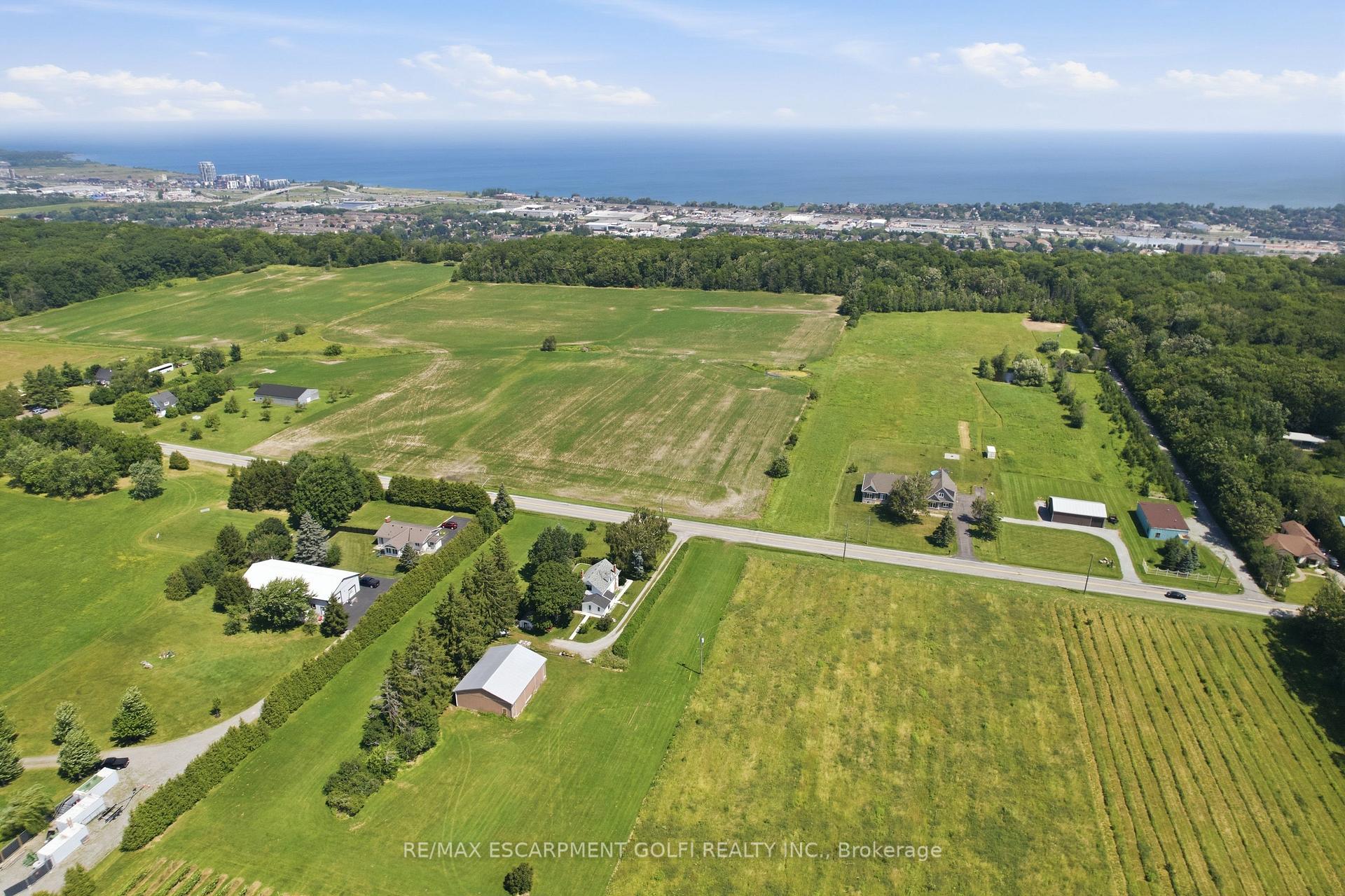 Photo 27 of 219 Ridge Road W, Grimsby, Grimsby Escarpment — HOMEH