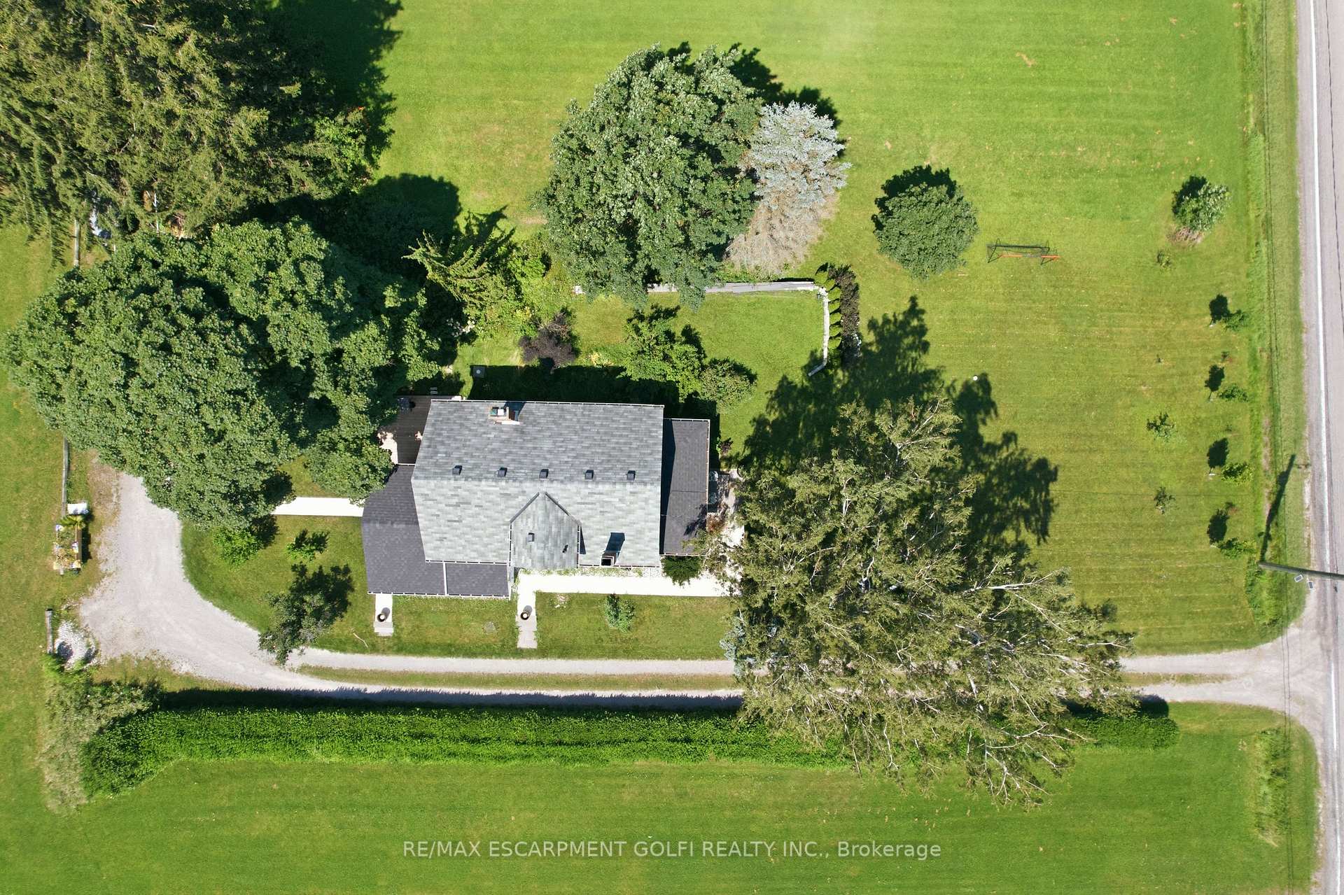 Photo 28 of 219 Ridge Road W, Grimsby, Grimsby Escarpment — HOMEH