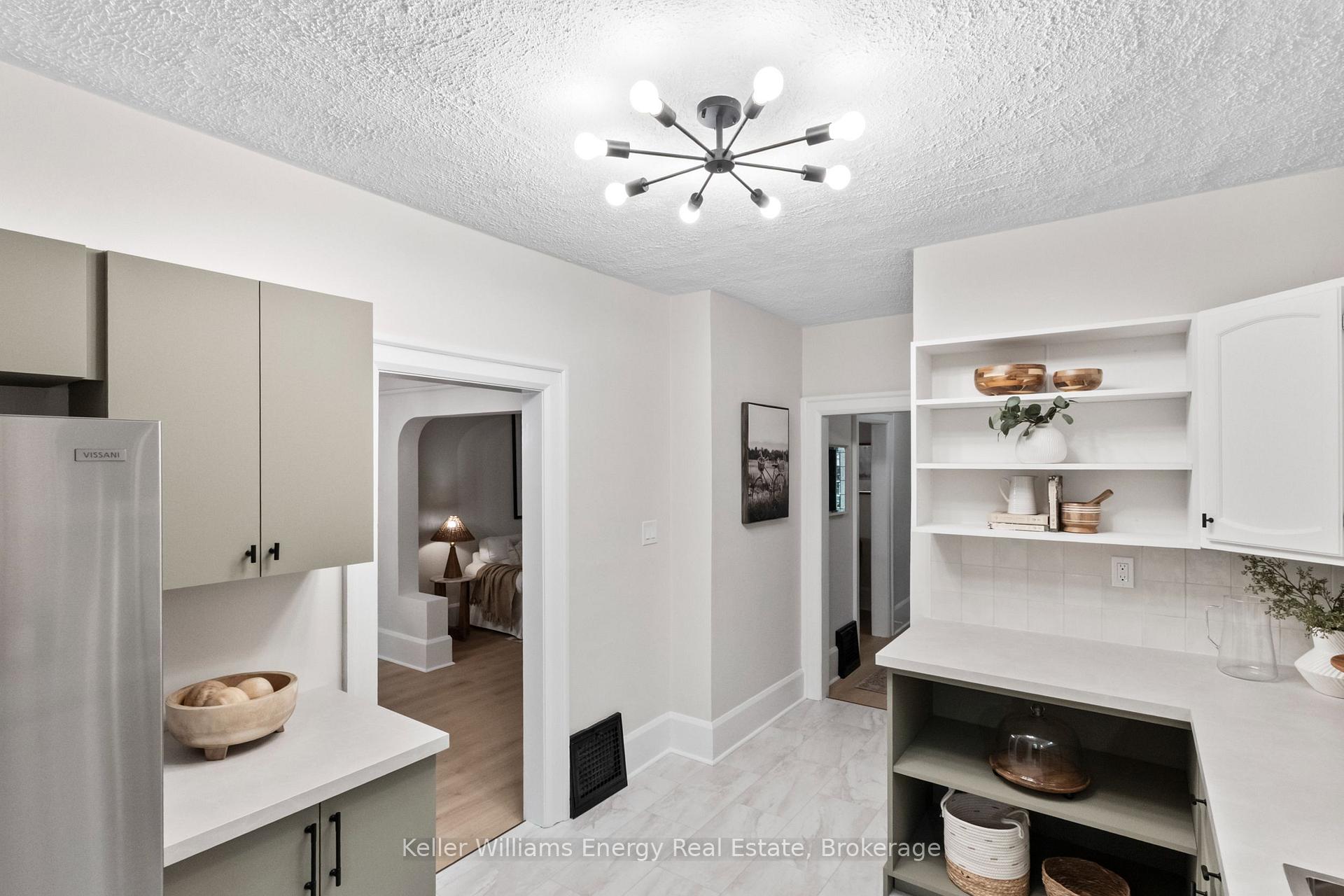 Photo 13 of 55 Arlington Avenue, Oshawa, O'Neill — HOMEH