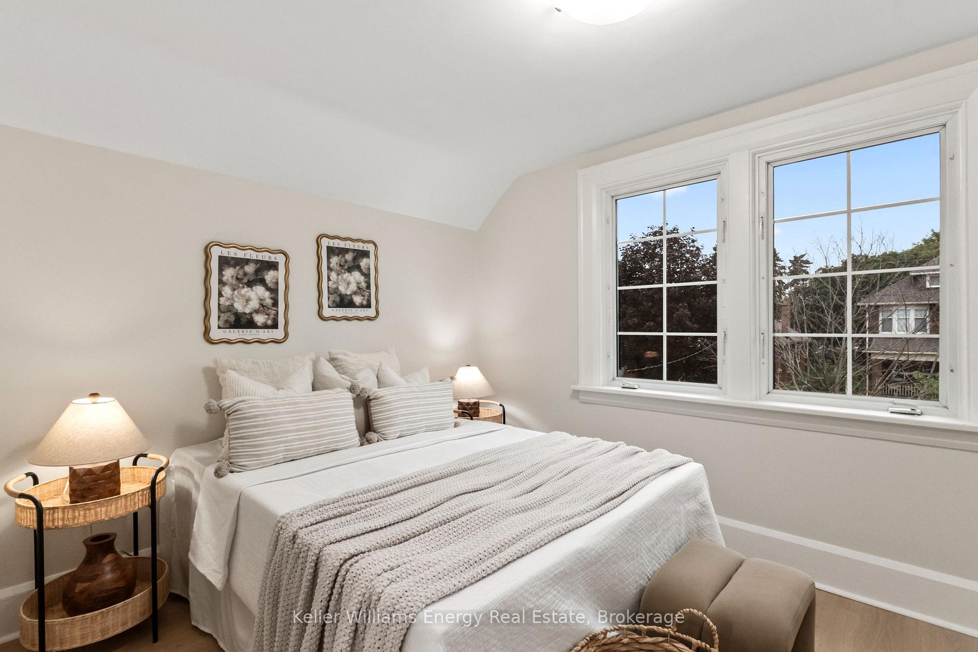 Photo 14 of 55 Arlington Avenue, Oshawa, O'Neill — HOMEH