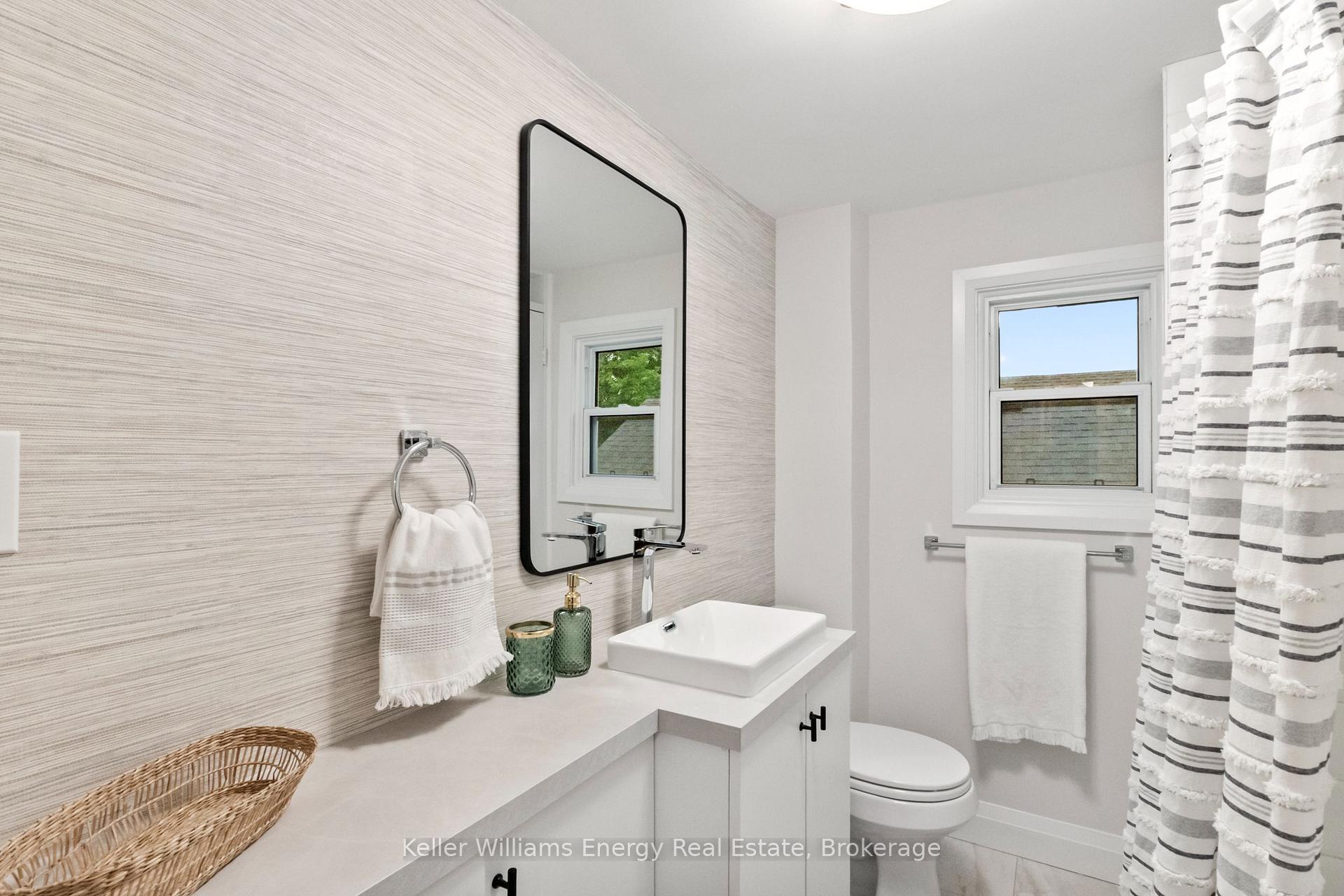 Photo 15 of 55 Arlington Avenue, Oshawa, O'Neill — HOMEH
