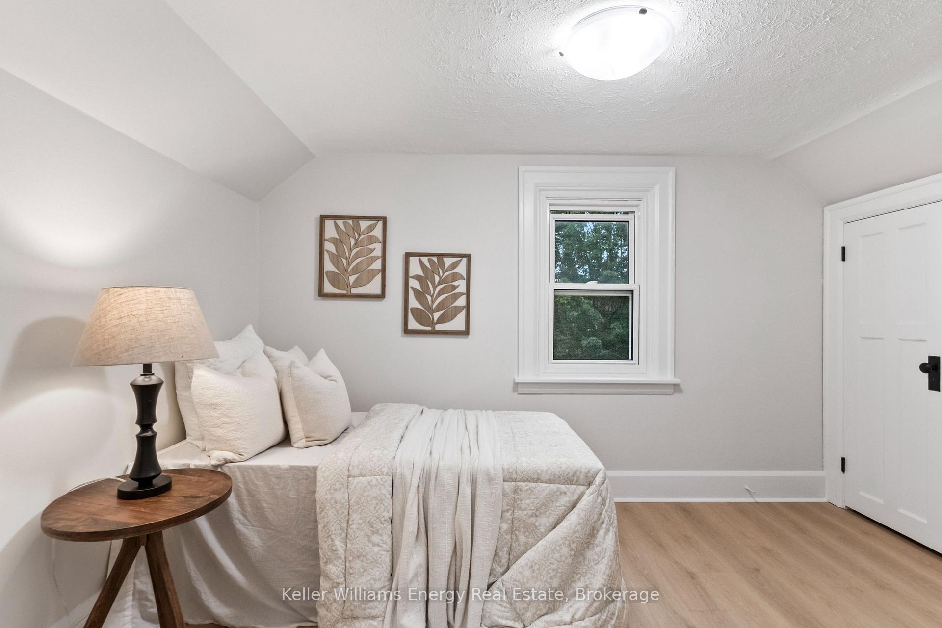 Photo 16 of 55 Arlington Avenue, Oshawa, O'Neill — HOMEH