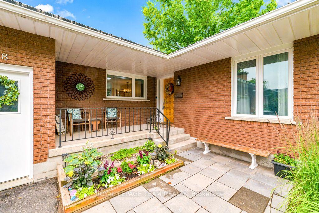 Photo 3 of 438 Raglan Street N, Renfrew, Renfrew — HOMEH