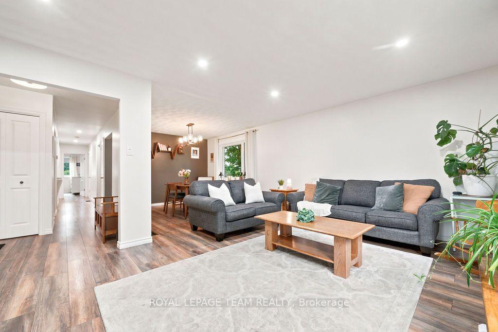 Photo 6 of 438 Raglan Street N, Renfrew, Renfrew — HOMEH