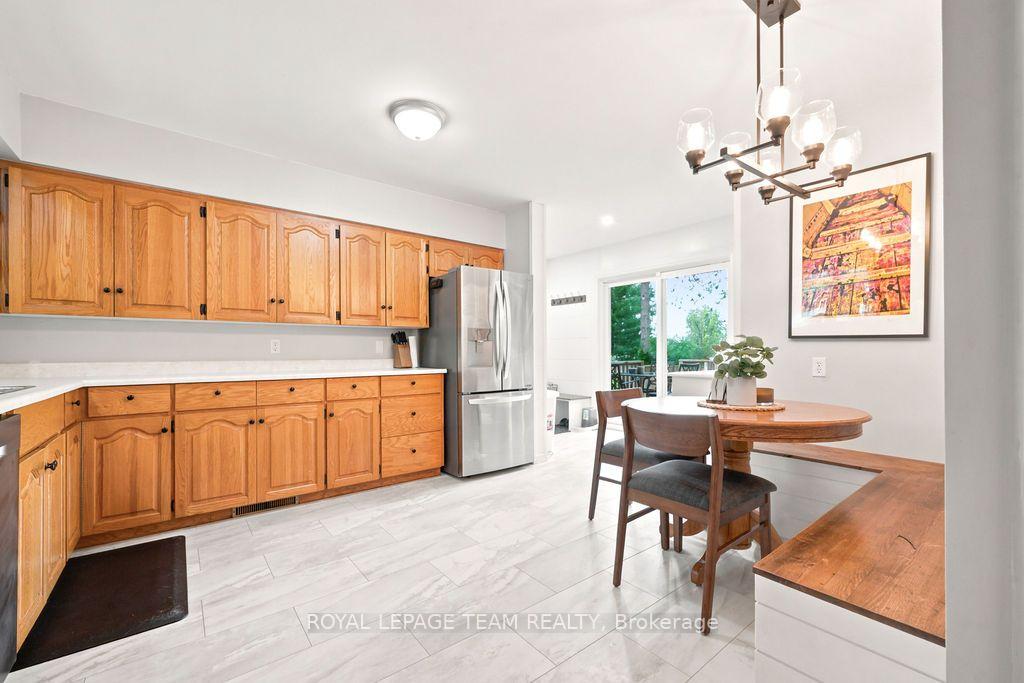 Photo 14 of 438 Raglan Street N, Renfrew, Renfrew — HOMEH