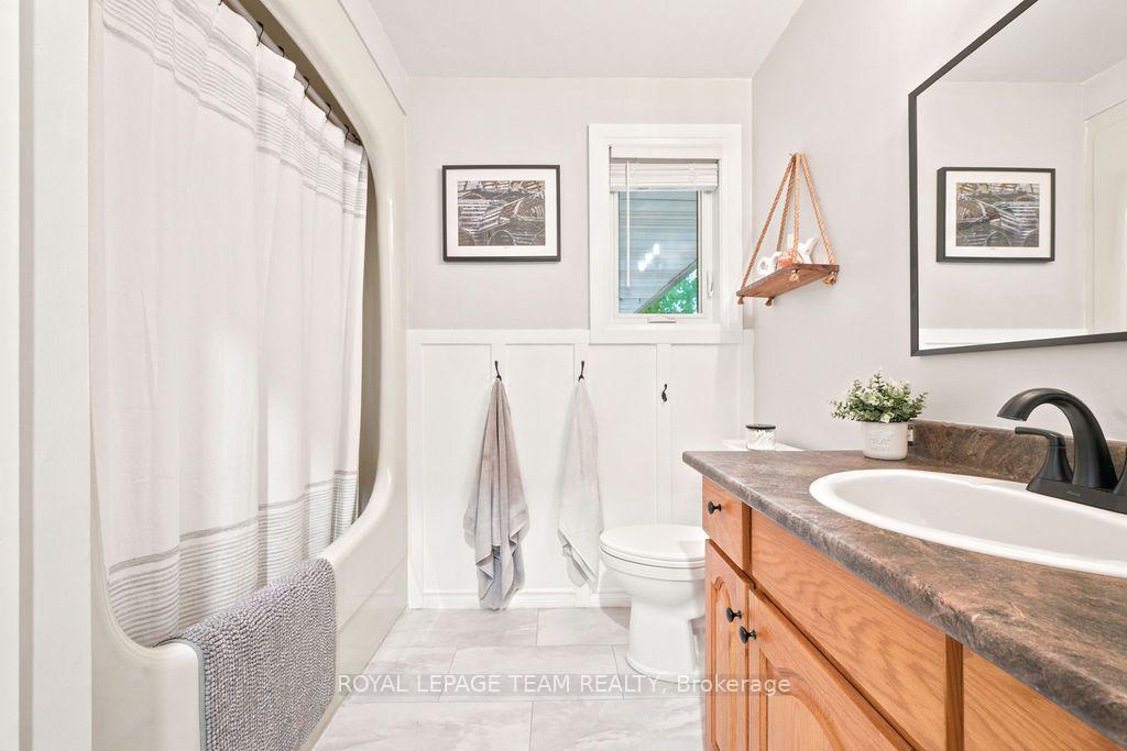 Photo 19 of 438 Raglan Street N, Renfrew, Renfrew — HOMEH