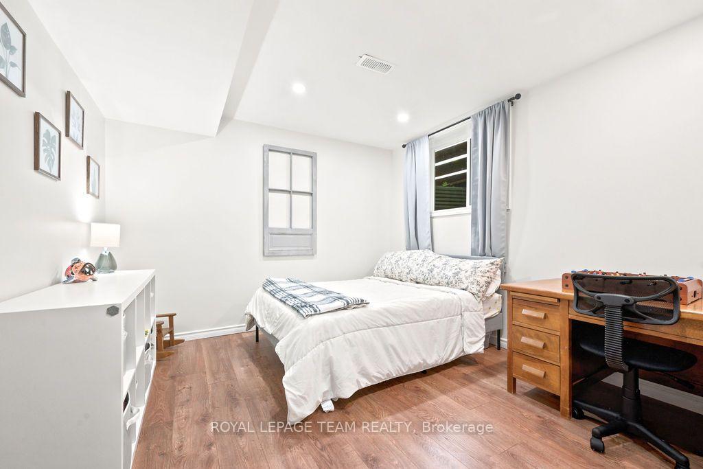 Photo 29 of 438 Raglan Street N, Renfrew, Renfrew — HOMEH