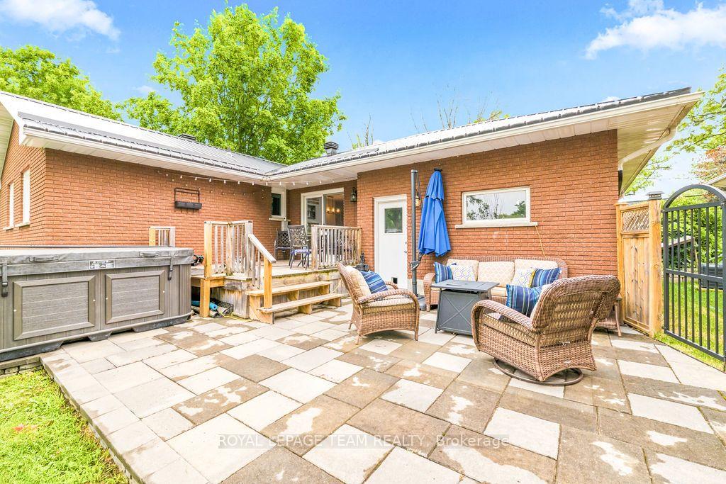 Photo 43 of 438 Raglan Street N, Renfrew, Renfrew — HOMEH