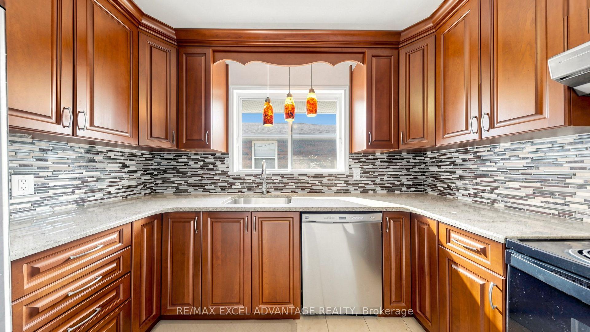 Photo 4 of Unit Lower, 479 Lowell Avenue, Oshawa, McLaughlin — HOMEH
