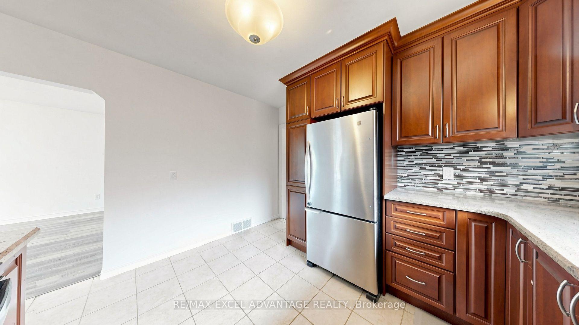 Photo 5 of Unit Lower, 479 Lowell Avenue, Oshawa, McLaughlin — HOMEH