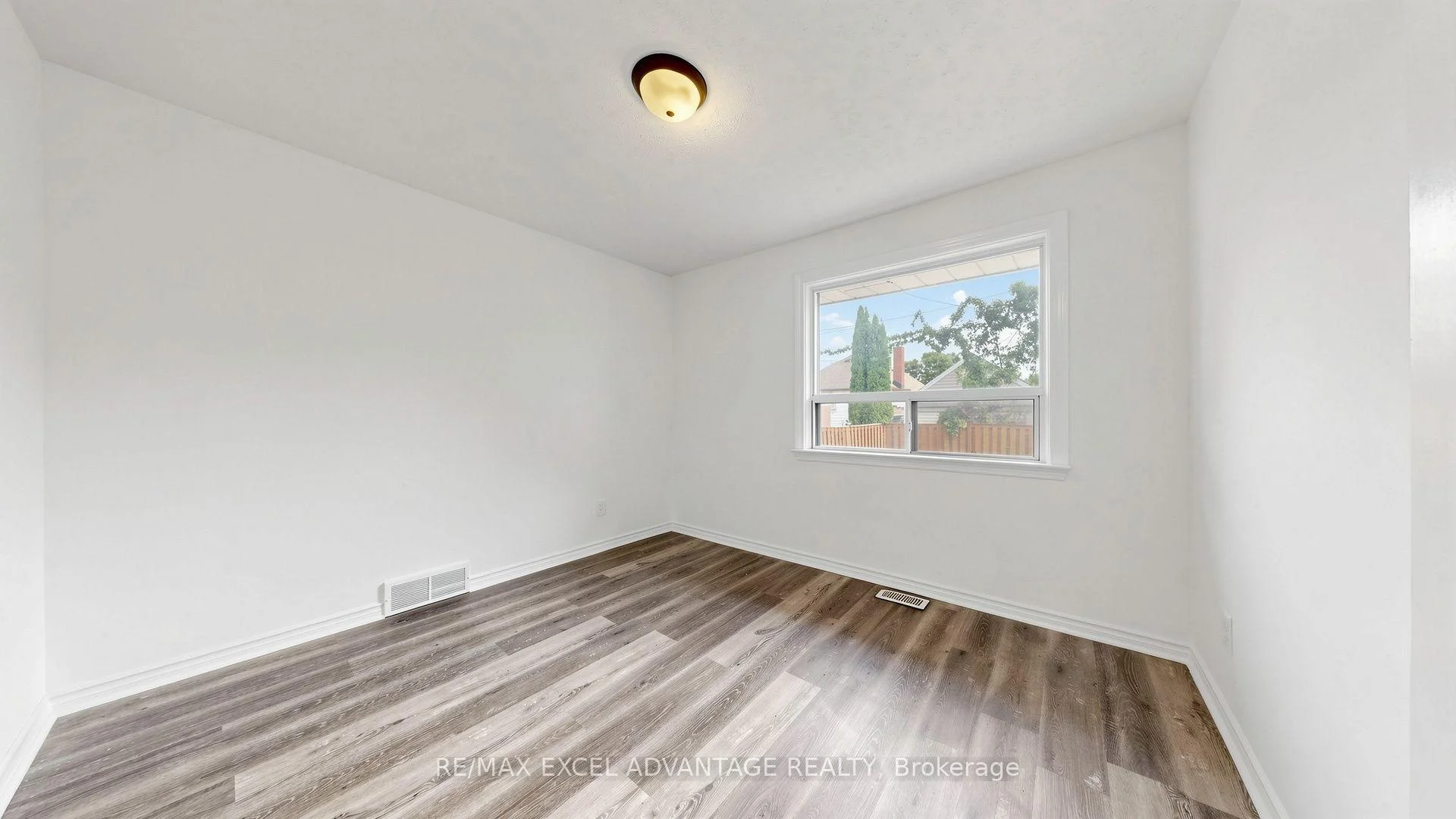 Photo 23 of Unit Lower, 479 Lowell Avenue, Oshawa, McLaughlin — HOMEH