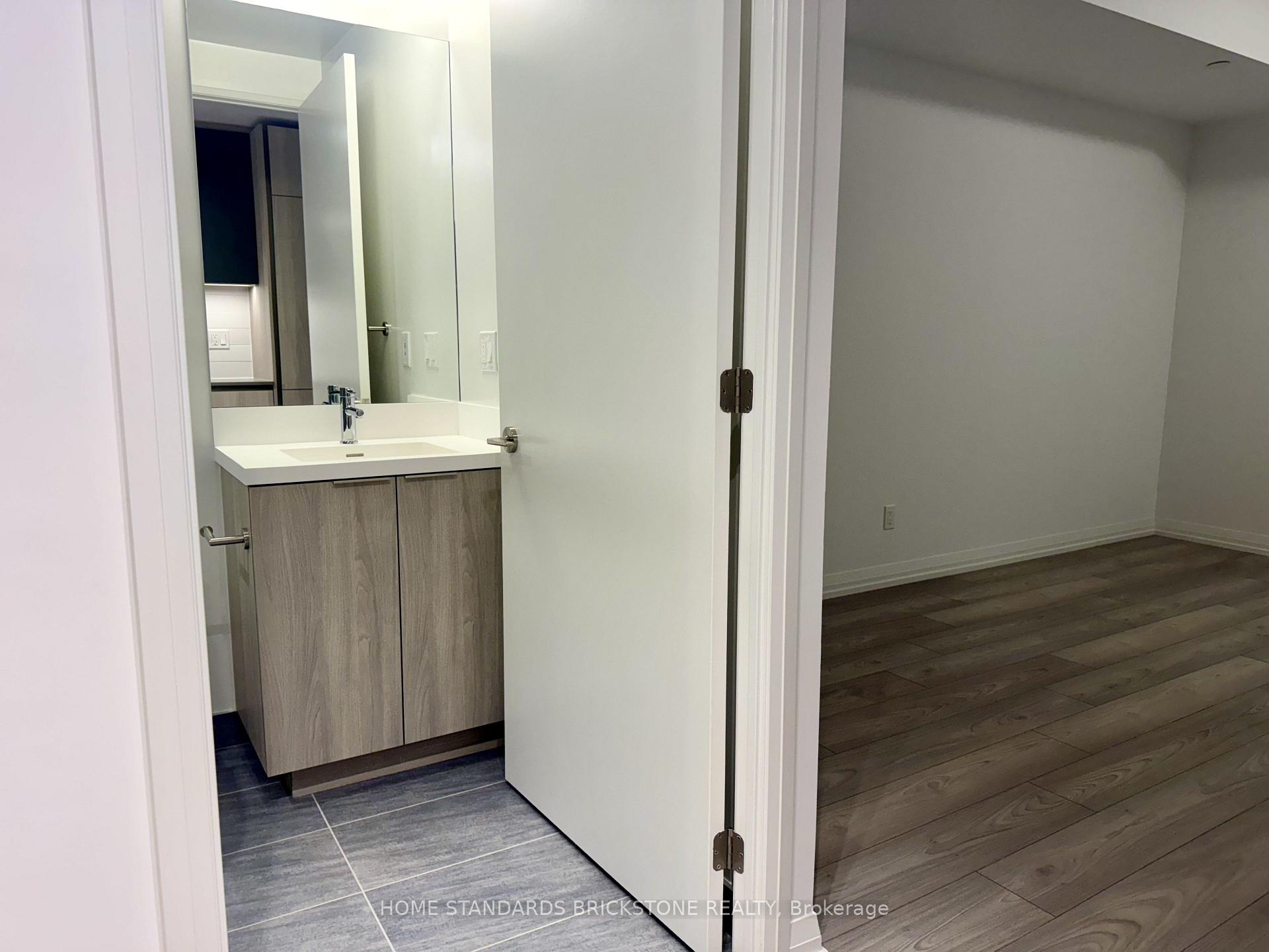 Photo 5 of Unit 1009, 400 King Street W, Toronto, Waterfront Communities — HOMEH