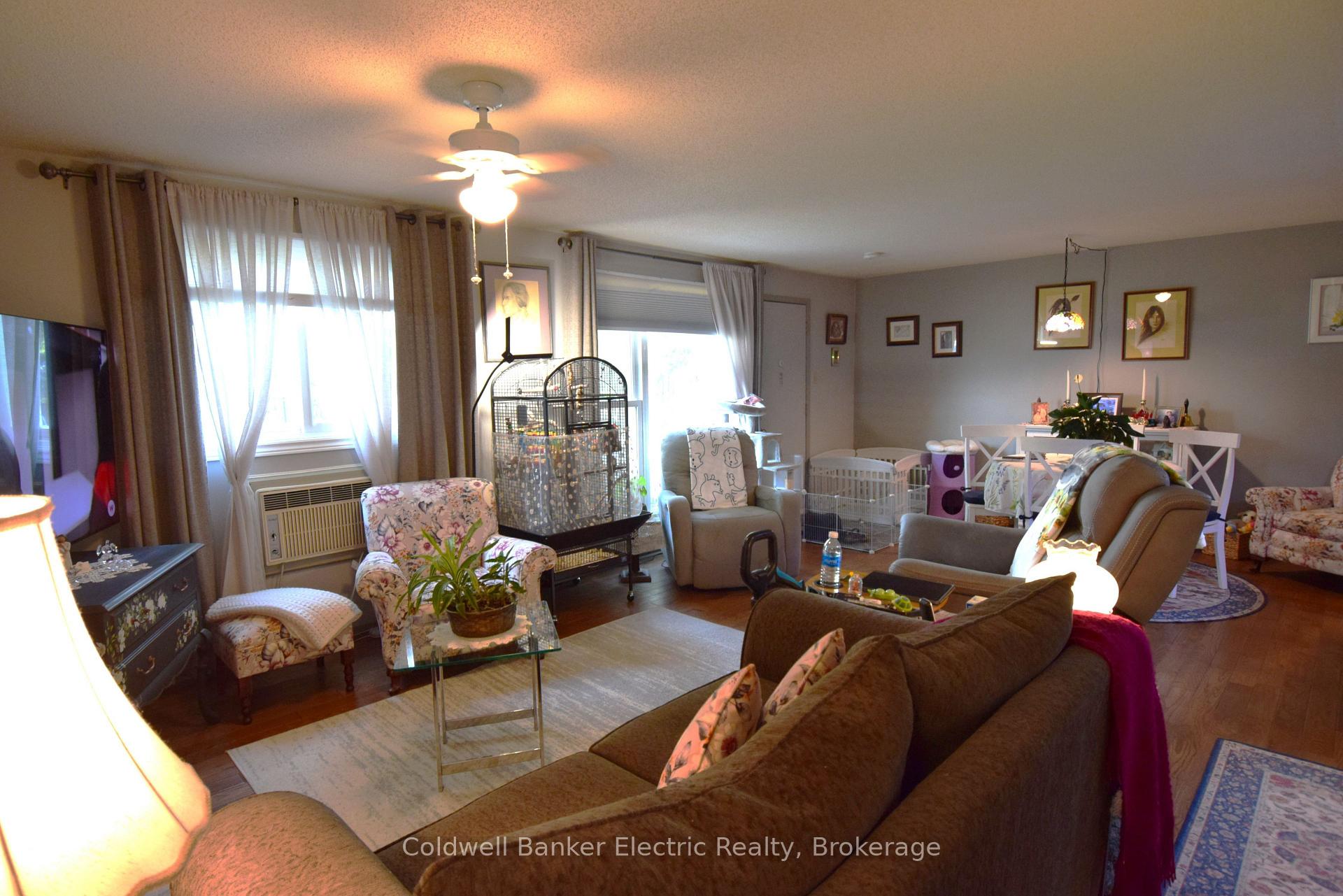 Photo 3 of Unit 104, 2418 Mountland Drive, Peterborough, Monaghan Ward 2 — HOMEH