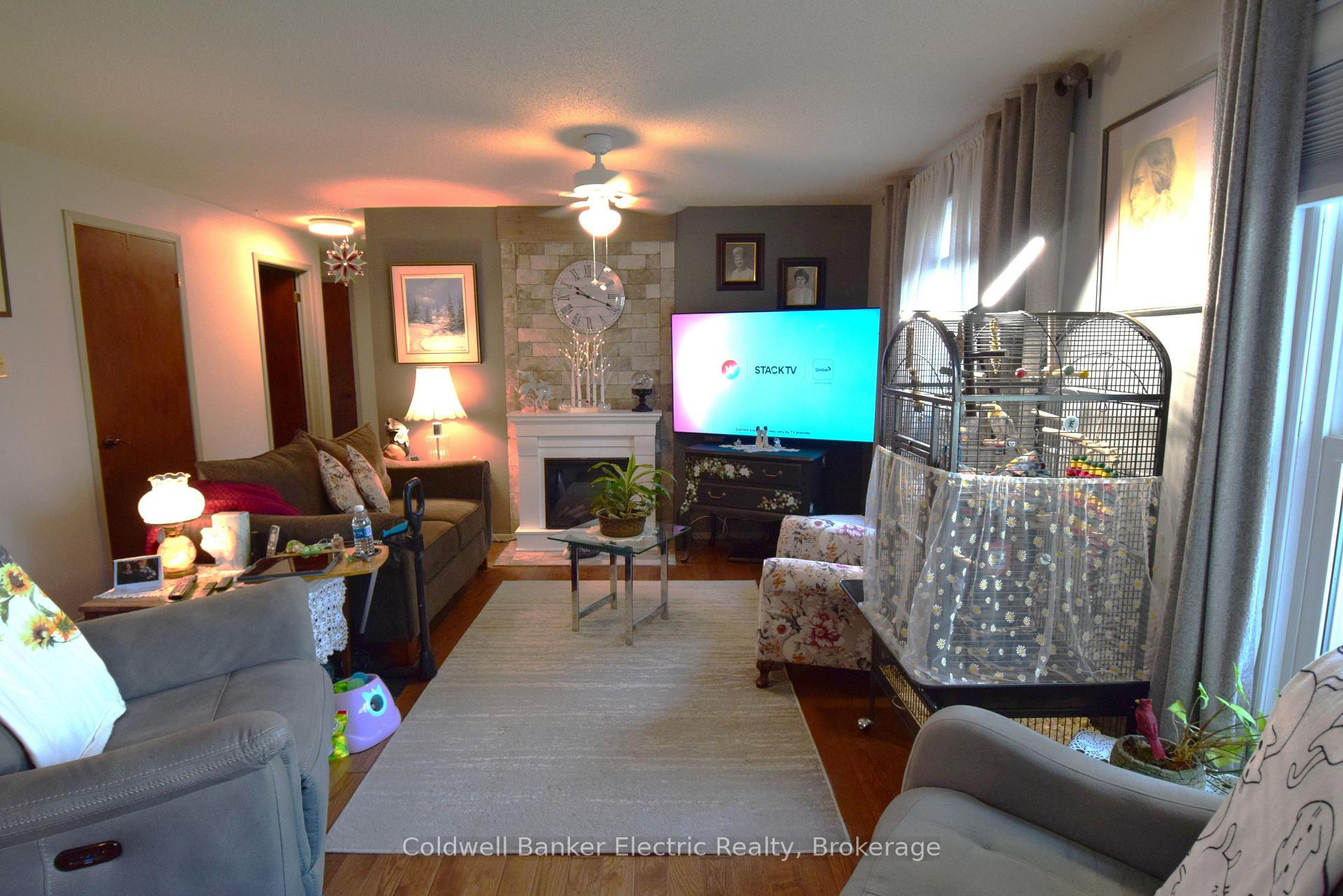 Photo 7 of Unit 104, 2418 Mountland Drive, Peterborough, Monaghan Ward 2 — HOMEH