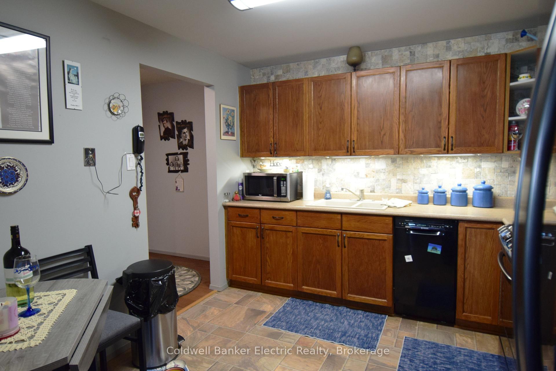 Photo 10 of Unit 104, 2418 Mountland Drive, Peterborough, Monaghan Ward 2 — HOMEH