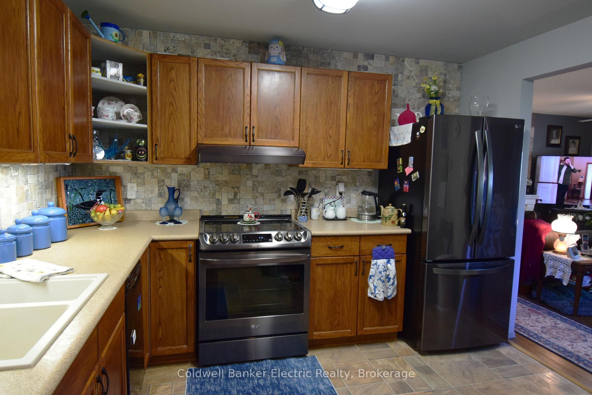 Photo 12 of Unit 104, 2418 Mountland Drive, Peterborough, Monaghan Ward 2 — HOMEH