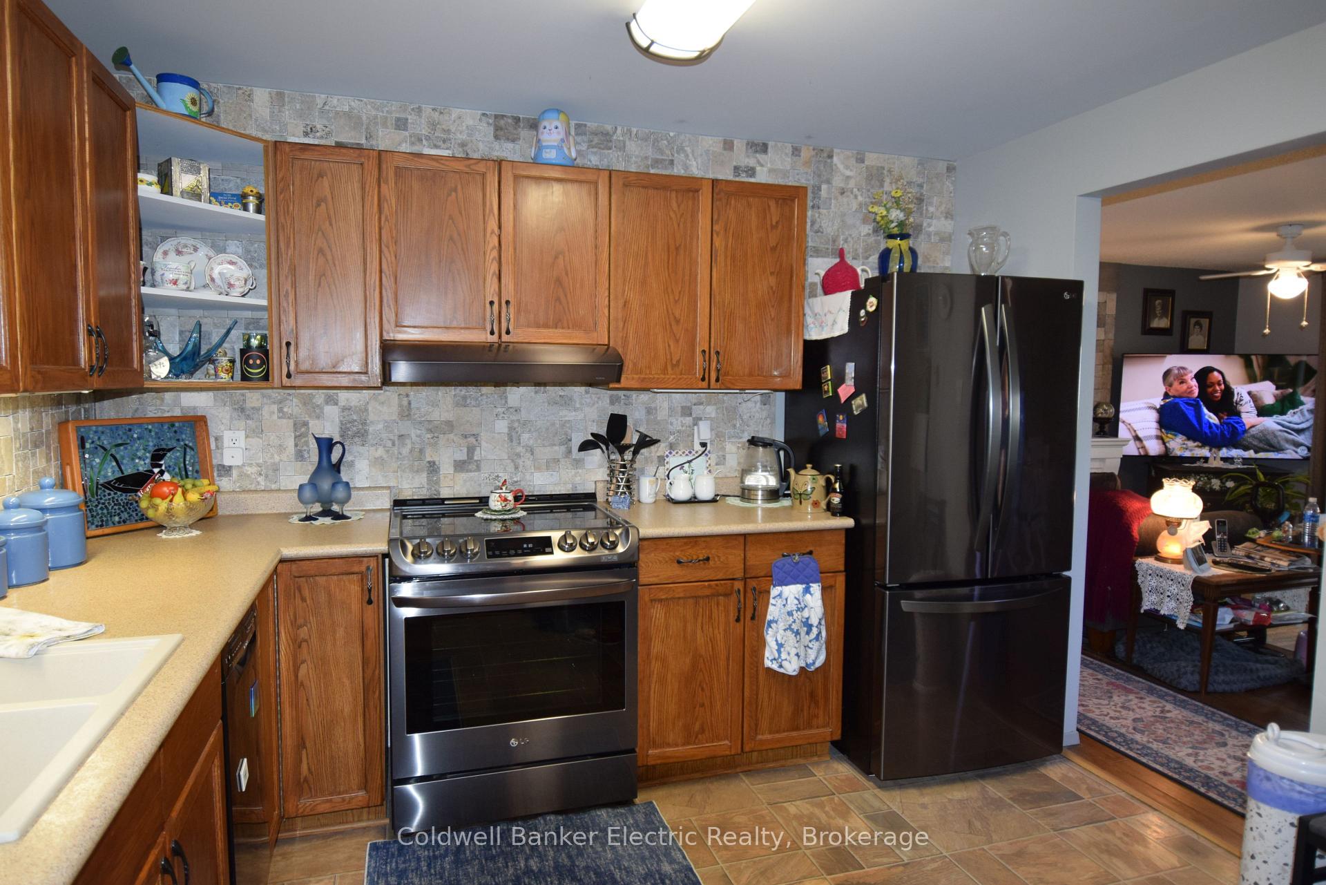Photo 13 of Unit 104, 2418 Mountland Drive, Peterborough, Monaghan Ward 2 — HOMEH
