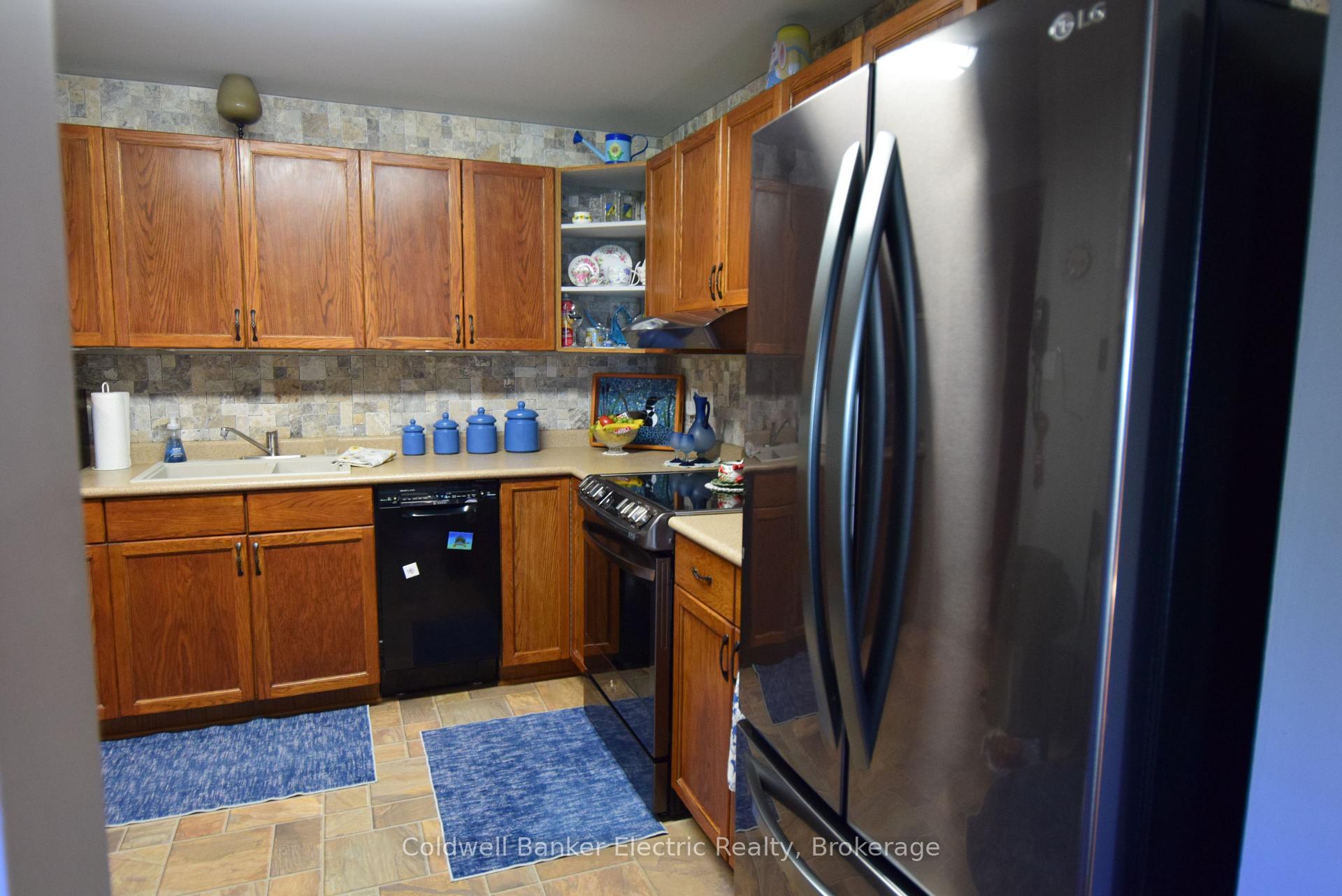 Photo 14 of Unit 104, 2418 Mountland Drive, Peterborough, Monaghan Ward 2 — HOMEH