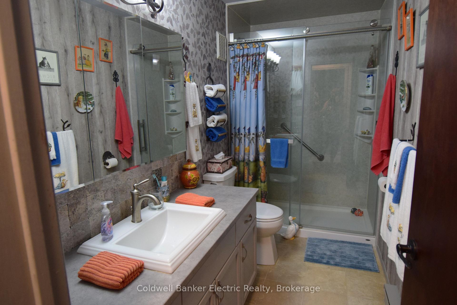 Photo 15 of Unit 104, 2418 Mountland Drive, Peterborough, Monaghan Ward 2 — HOMEH