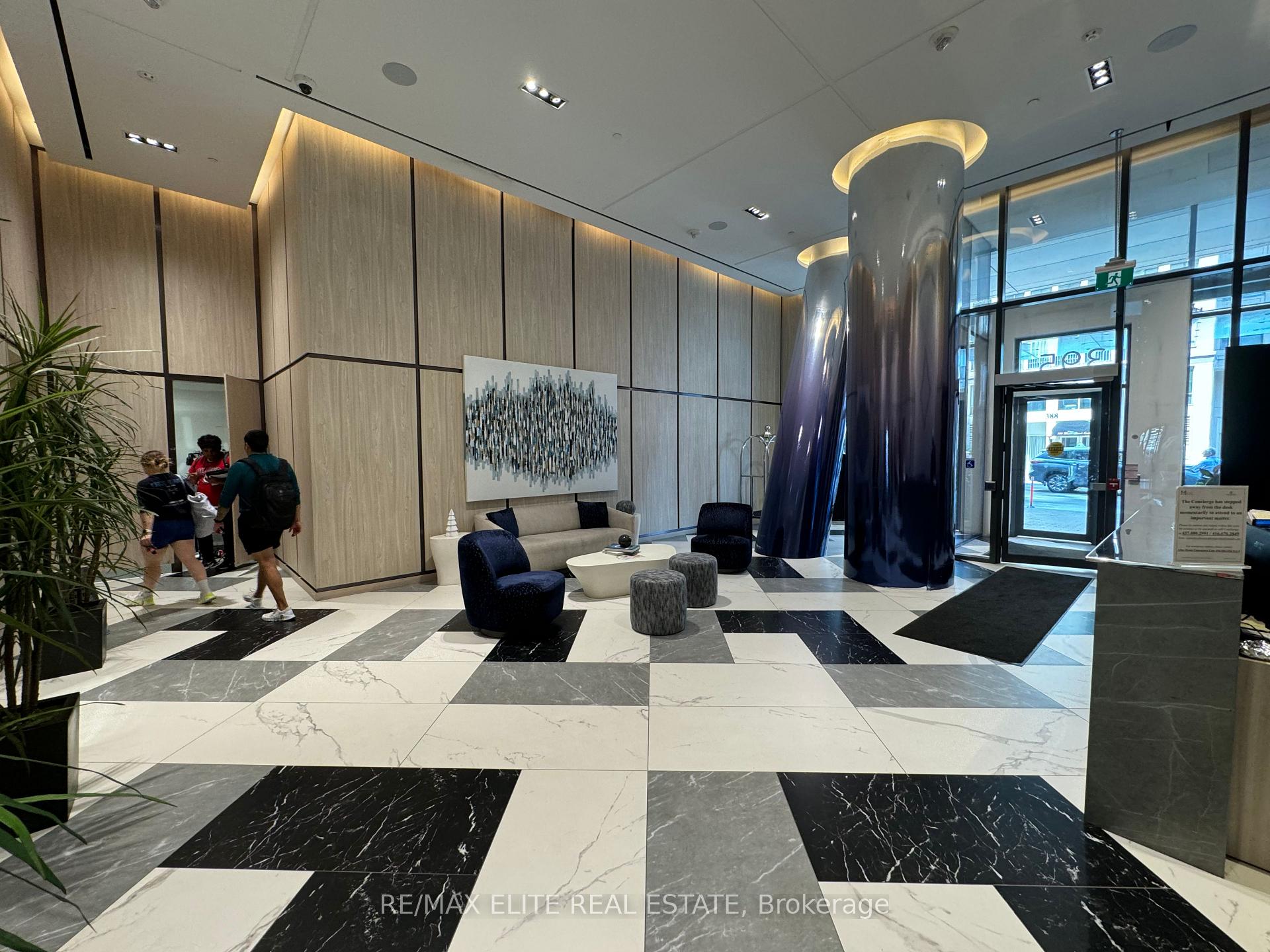 Photo 4 of Unit 1811, 395 Bloor Street E, Toronto, North St. James Town — HOMEH