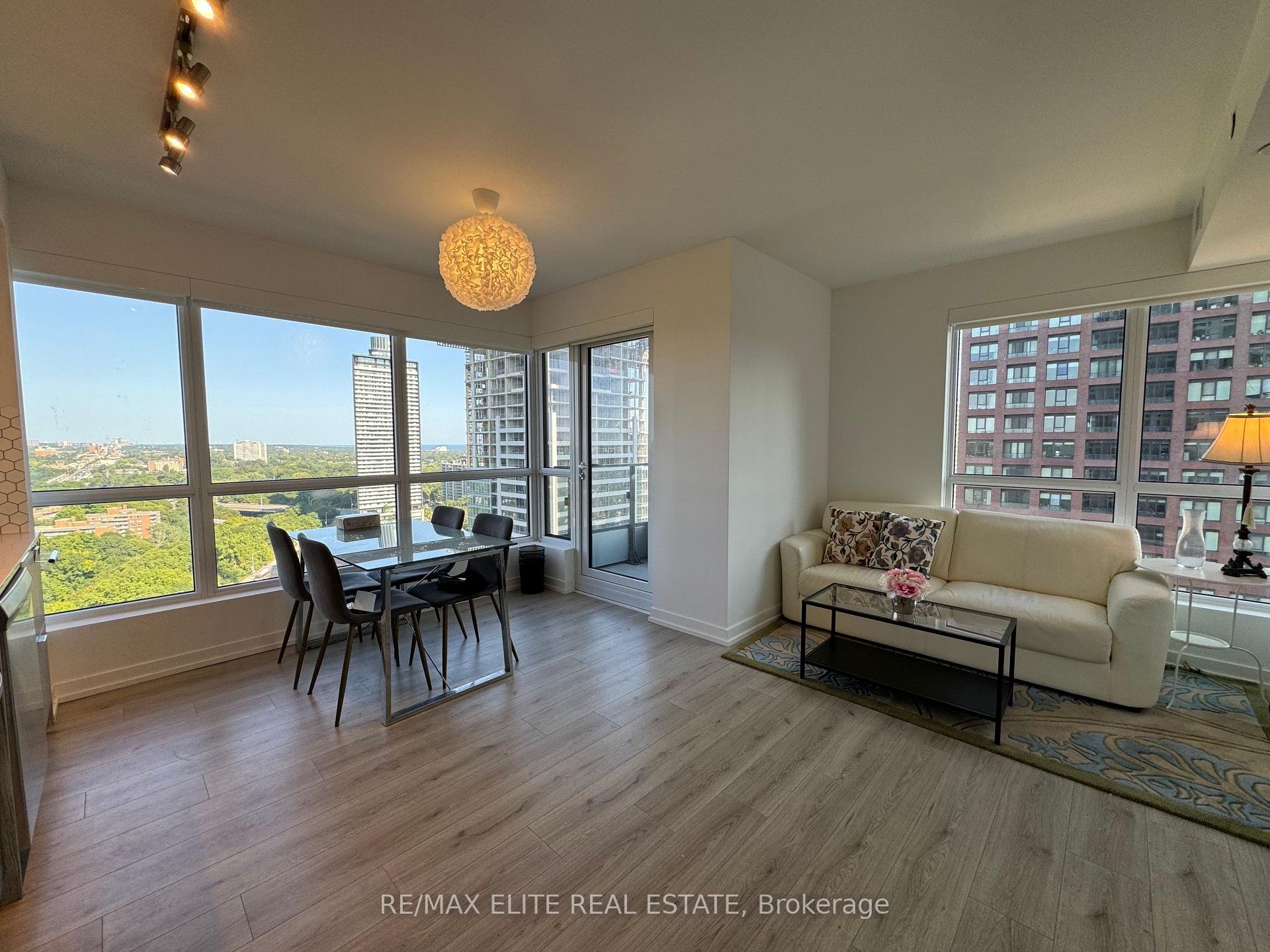 Photo 5 of Unit 1811, 395 Bloor Street E, Toronto, North St. James Town — HOMEH