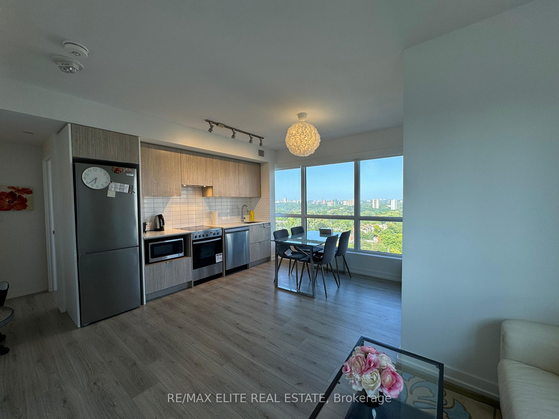 Photo 6 of Unit 1811, 395 Bloor Street E, Toronto, North St. James Town — HOMEH