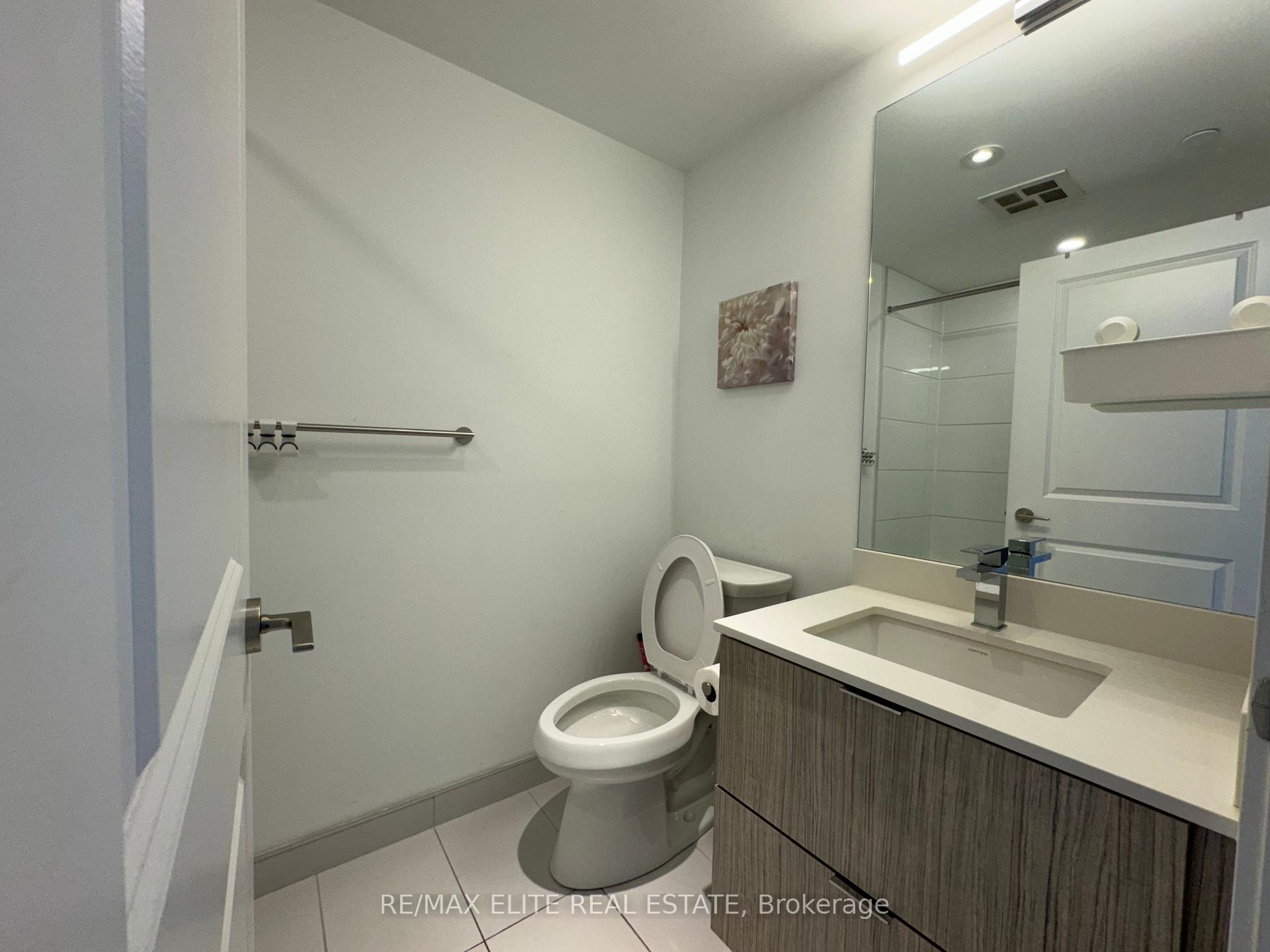 Photo 15 of Unit 1811, 395 Bloor Street E, Toronto, North St. James Town — HOMEH