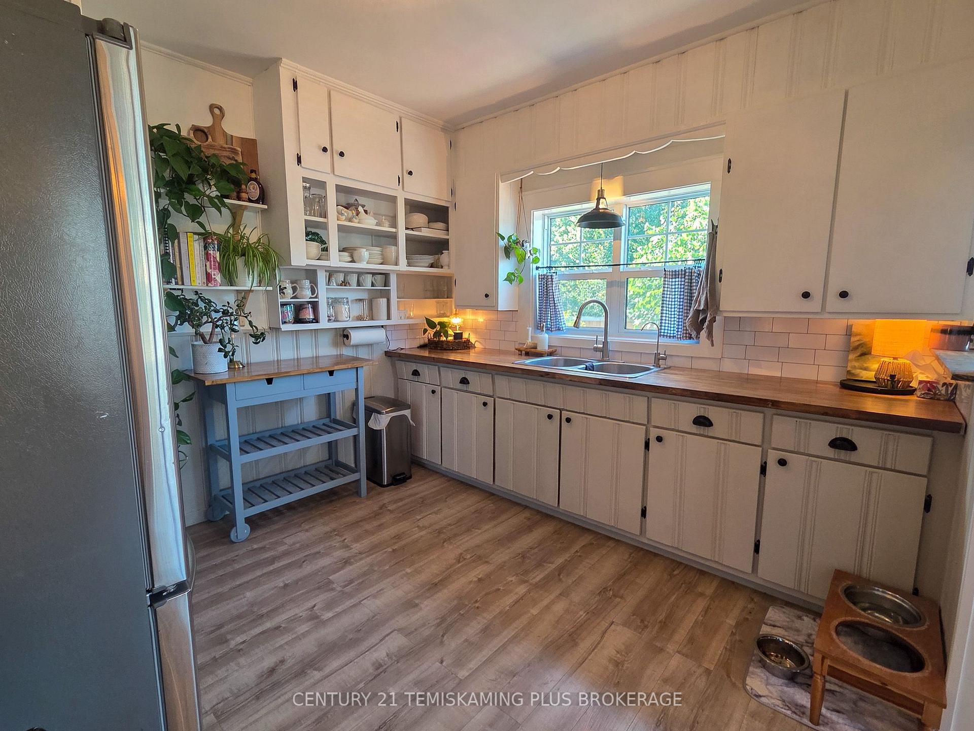 Photo 8 of 77 Third Street, Englehart — HOMEH