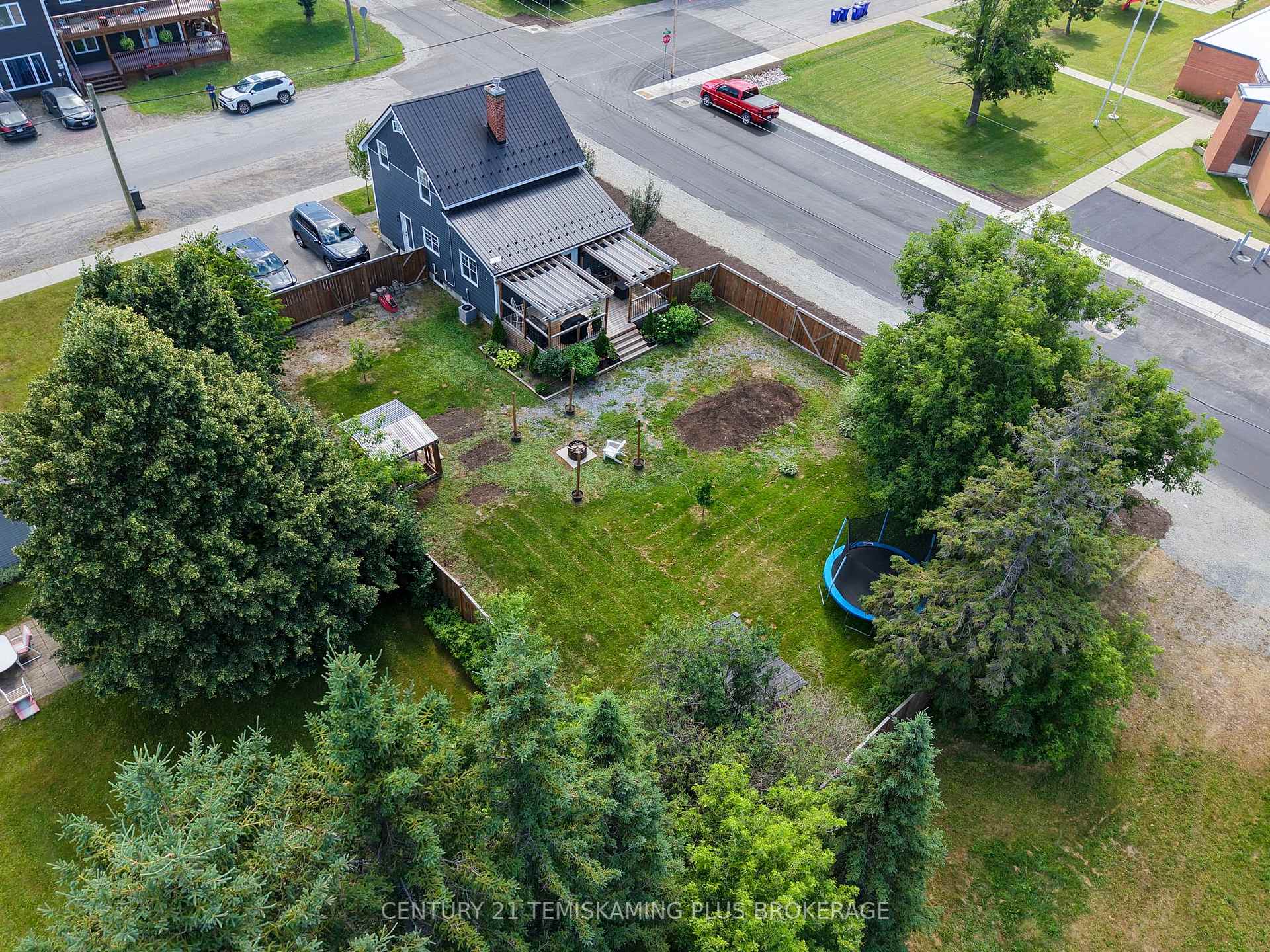 Photo 32 of 77 Third Street, Englehart — HOMEH