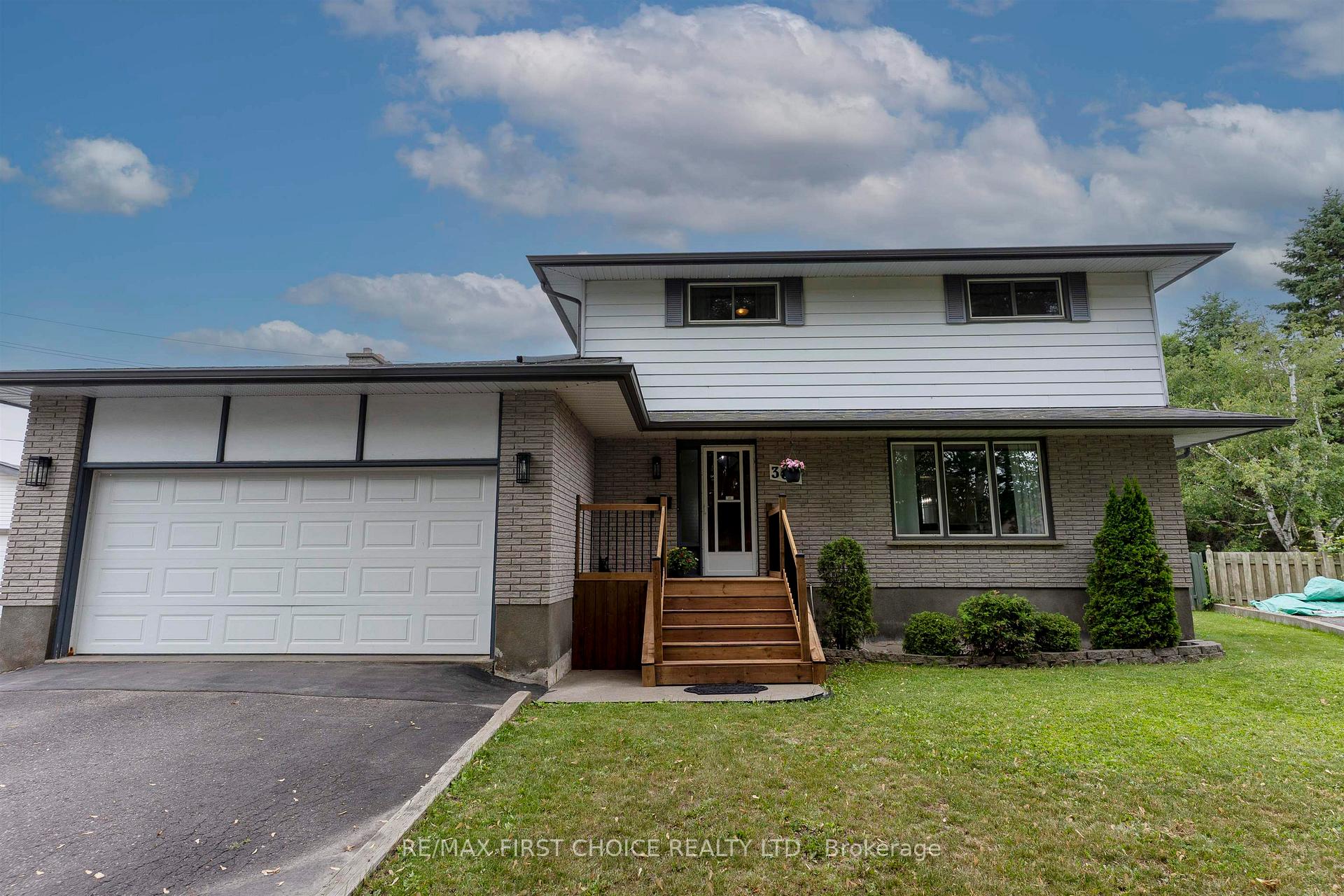 Photo 1 of 386 Lambton Place, Thunder Bay, Northwood Park — HOMEH