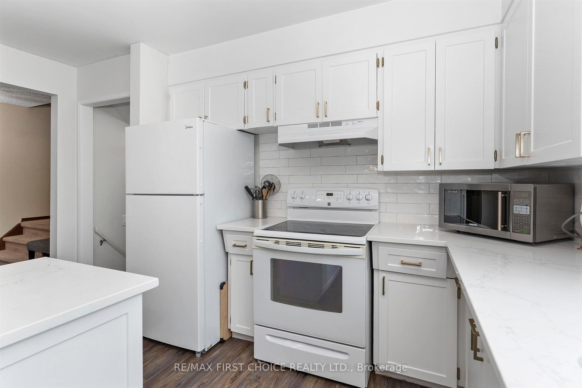 Photo 4 of 386 Lambton Place, Thunder Bay, Northwood Park — HOMEH