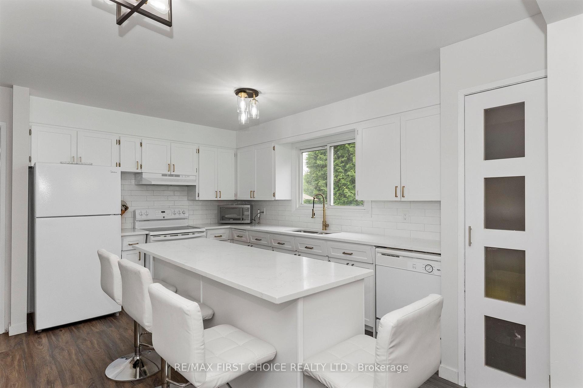 Photo 6 of 386 Lambton Place, Thunder Bay, Northwood Park — HOMEH