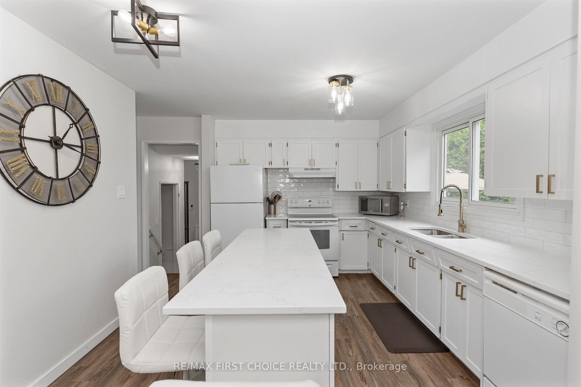Photo 7 of 386 Lambton Place, Thunder Bay, Northwood Park — HOMEH