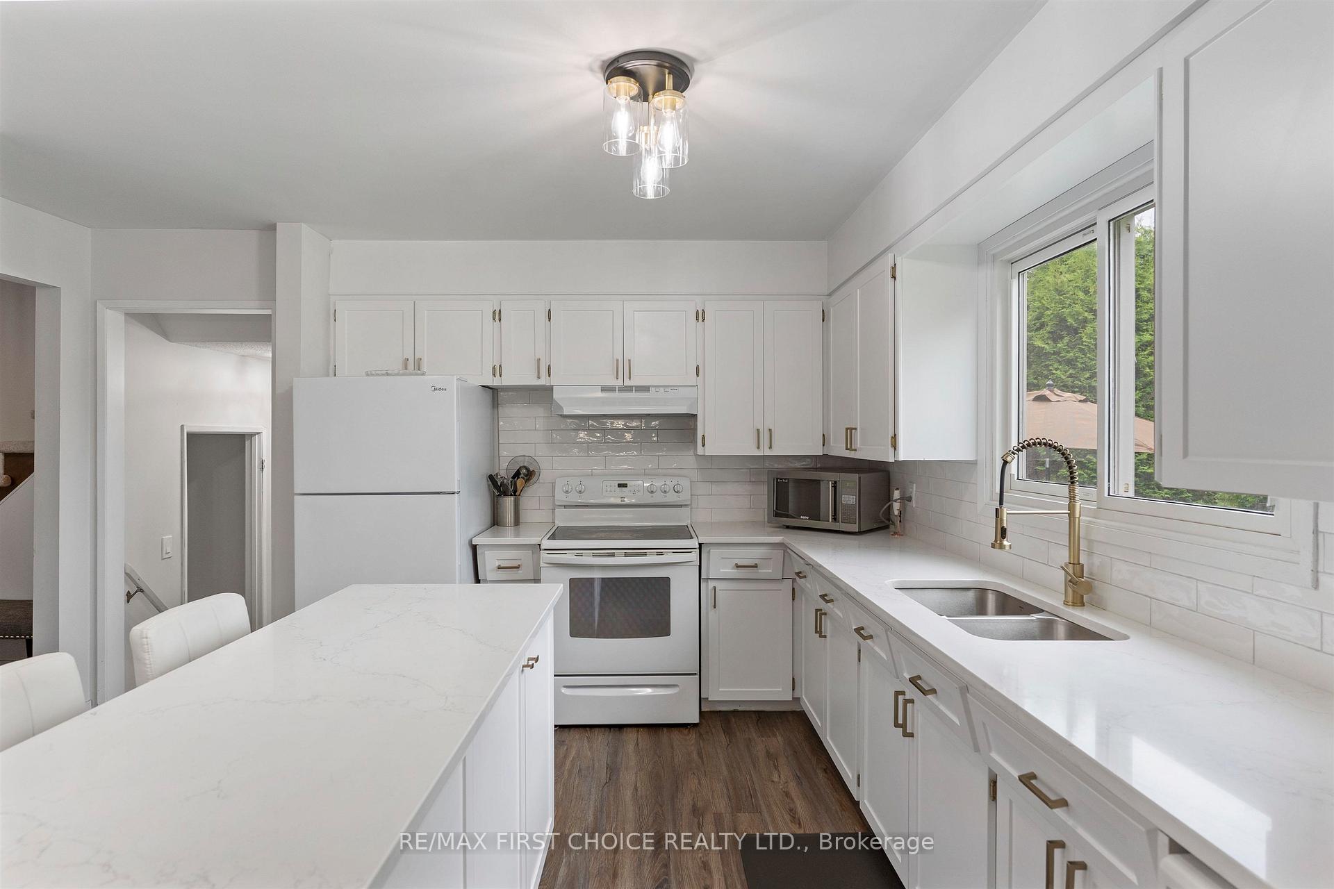 Photo 8 of 386 Lambton Place, Thunder Bay, Northwood Park — HOMEH