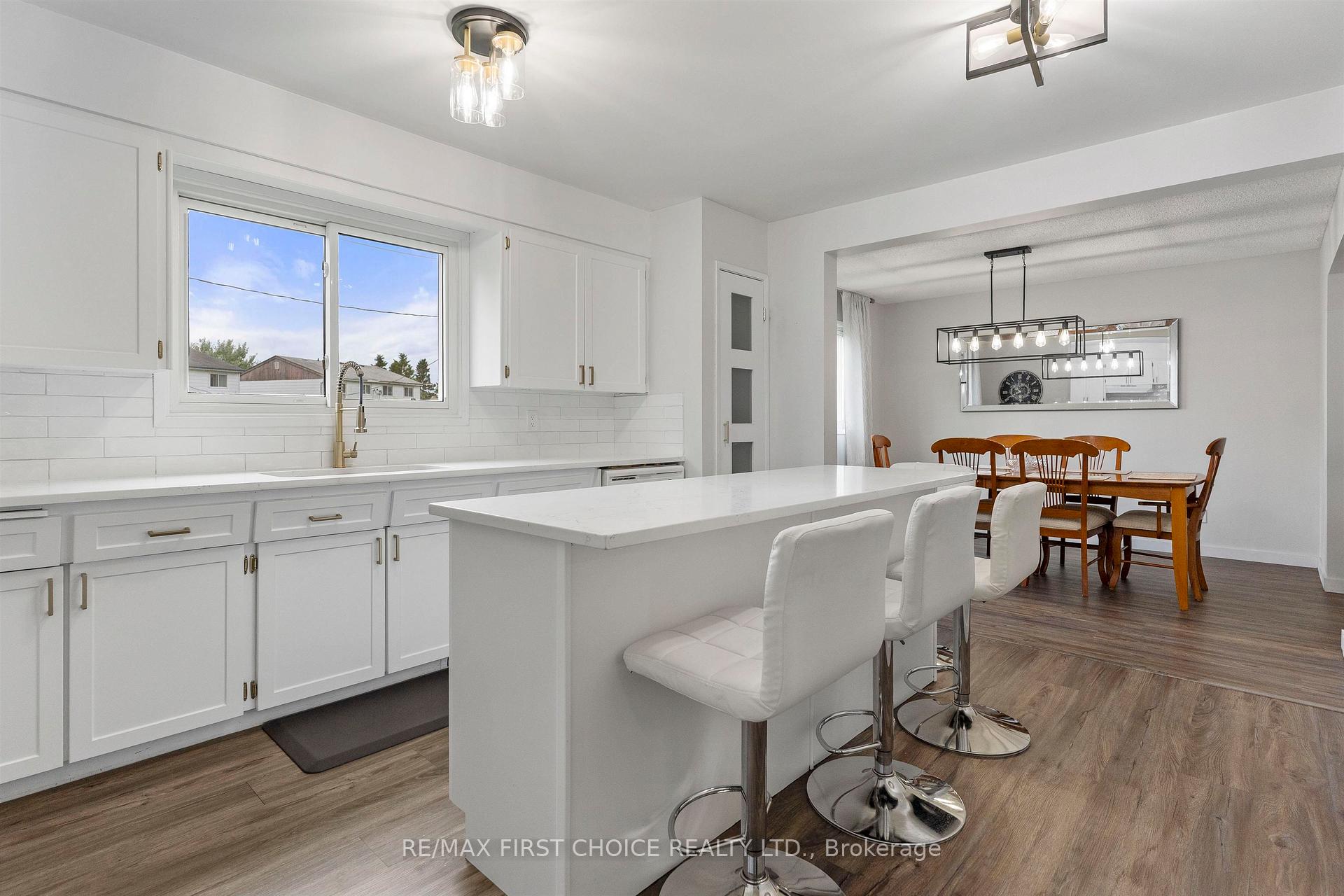 Photo 10 of 386 Lambton Place, Thunder Bay, Northwood Park — HOMEH