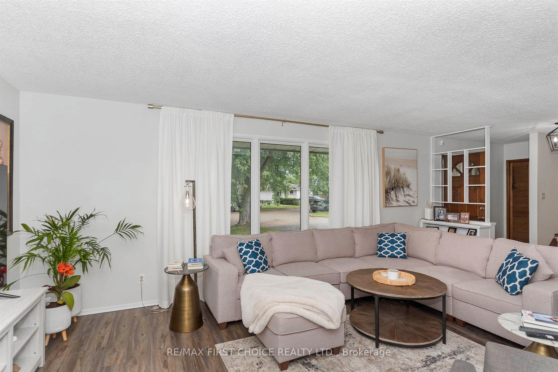 Photo 18 of 386 Lambton Place, Thunder Bay, Northwood Park — HOMEH