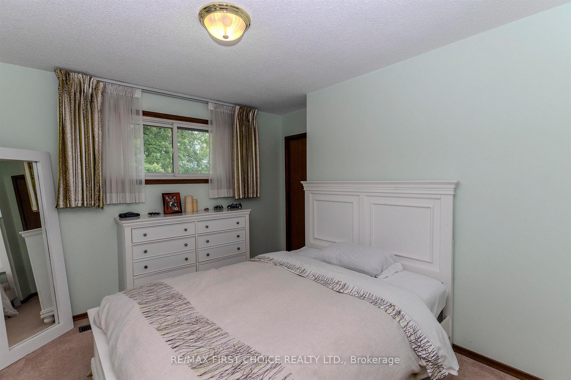 Photo 21 of 386 Lambton Place, Thunder Bay, Northwood Park — HOMEH